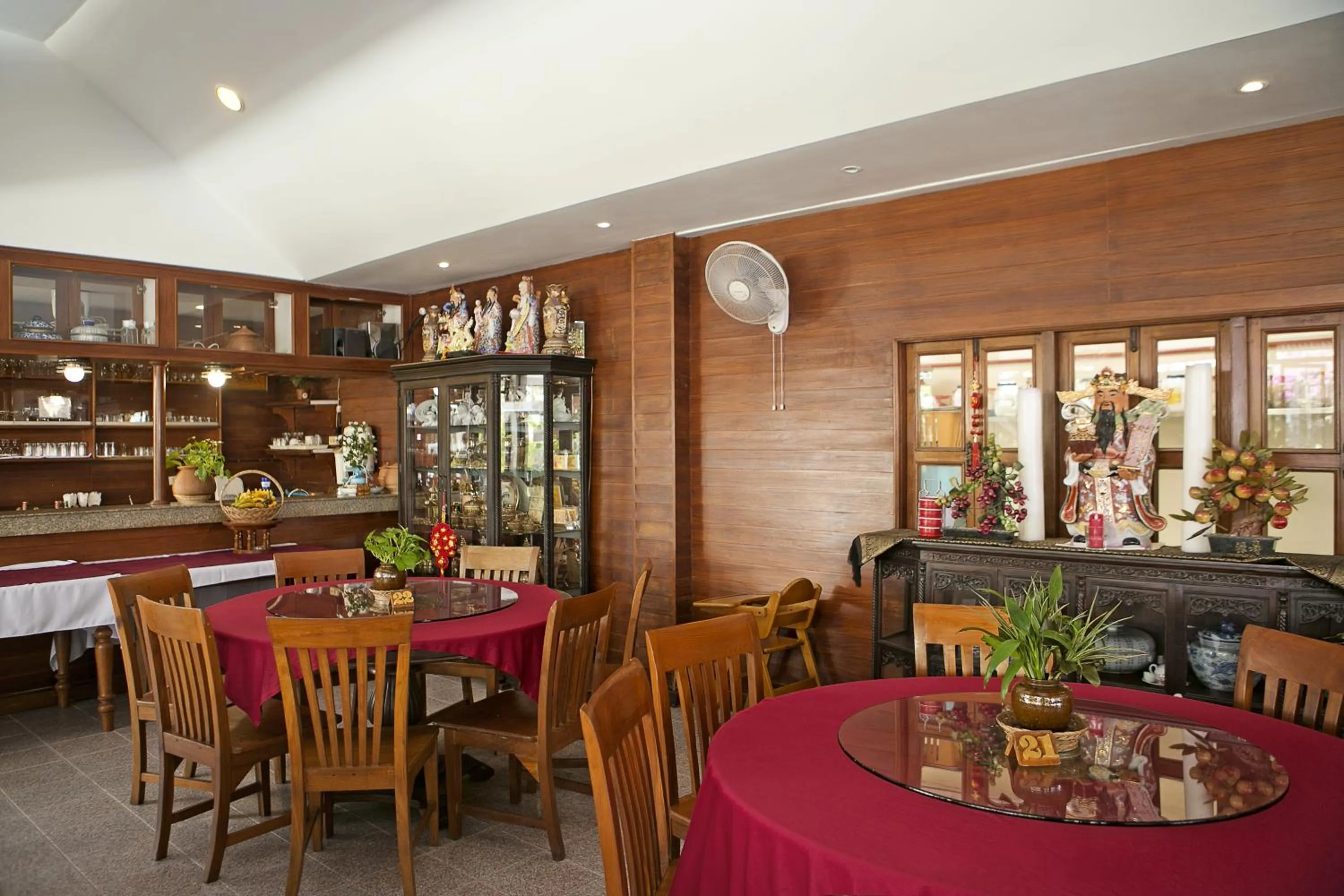 Restaurant/places to eat in Patong Palace Hotel - SHA Extra Plus