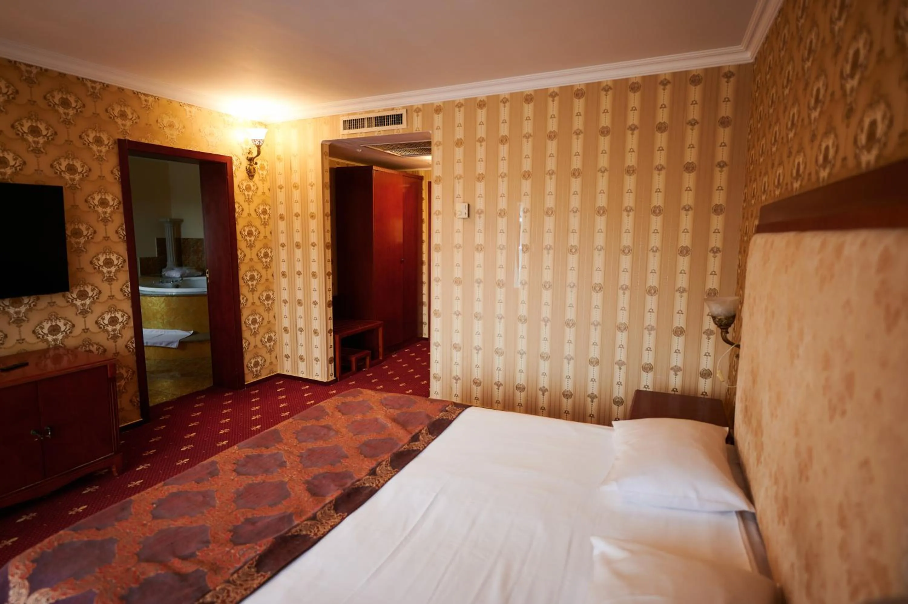 Bed in Hotel La Castel Iasi