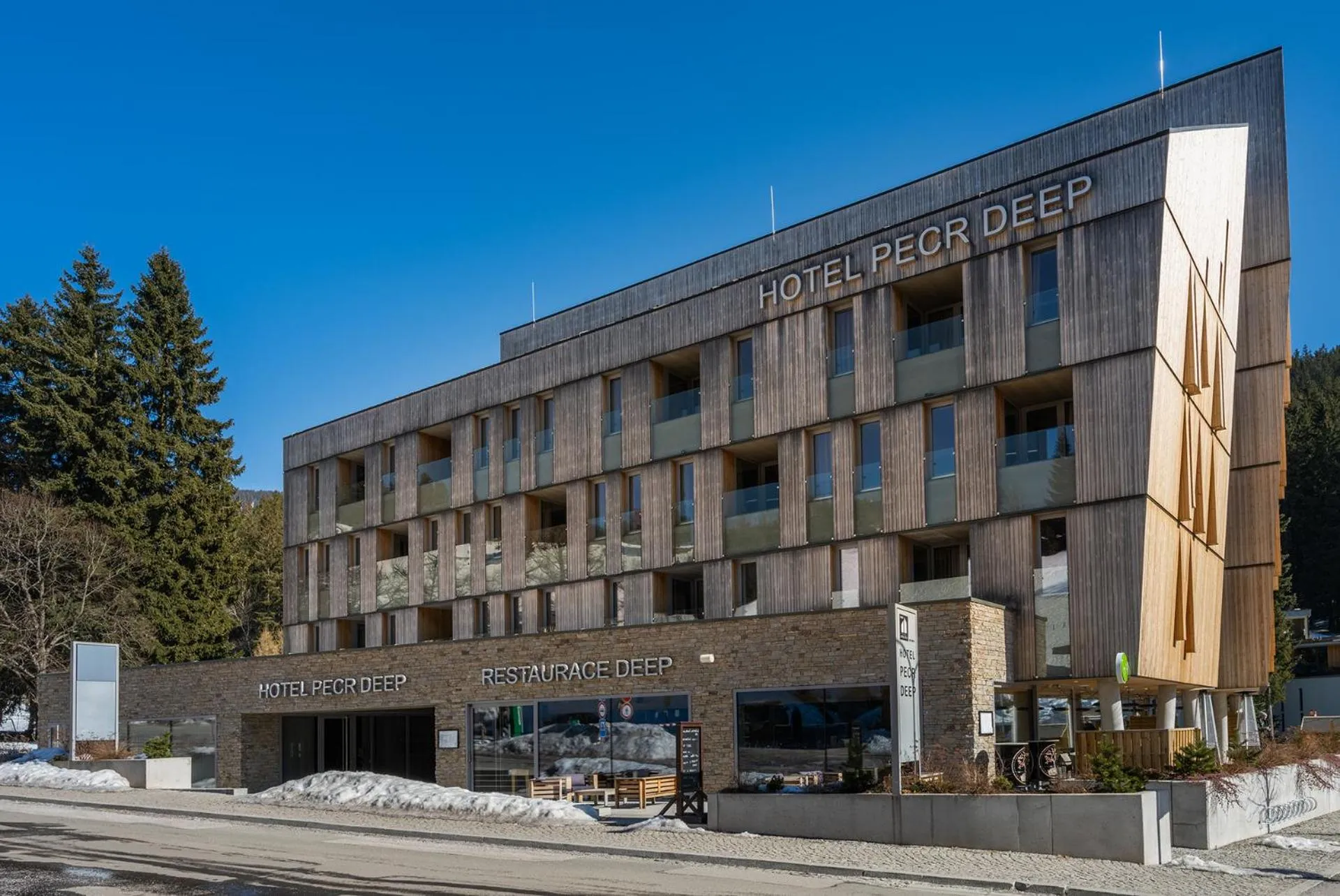 Property building in HOTEL PECR DEEP