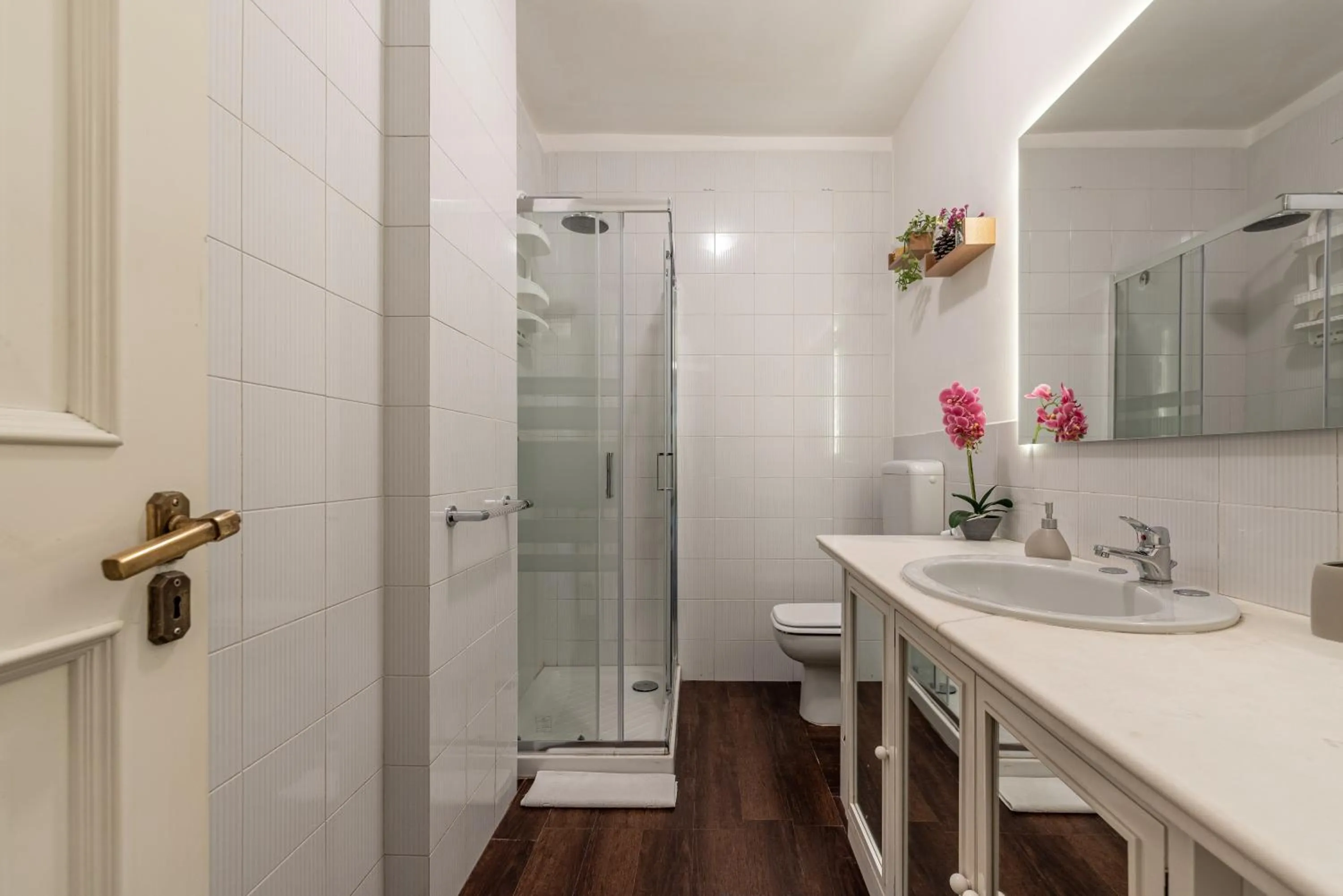 Shower in Bouganville Home Mondello