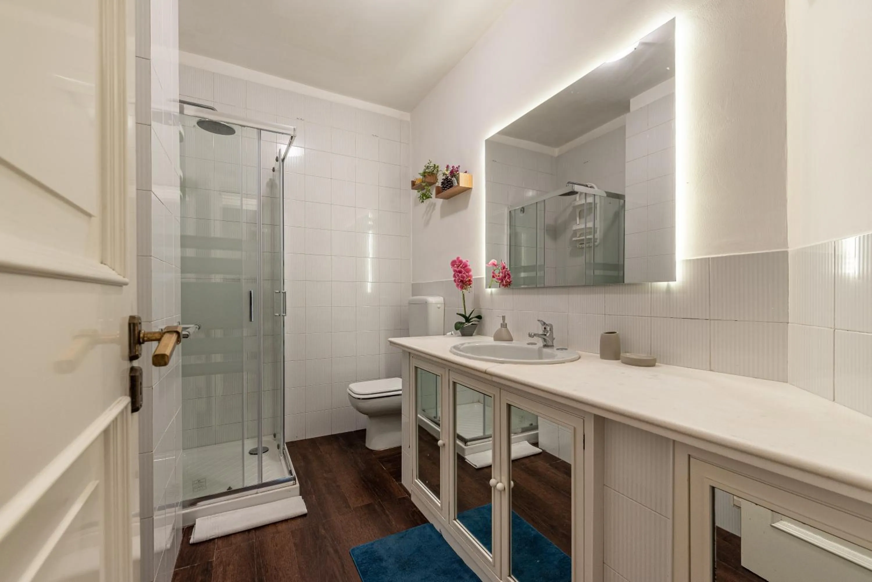 Shower in Bouganville Home Mondello