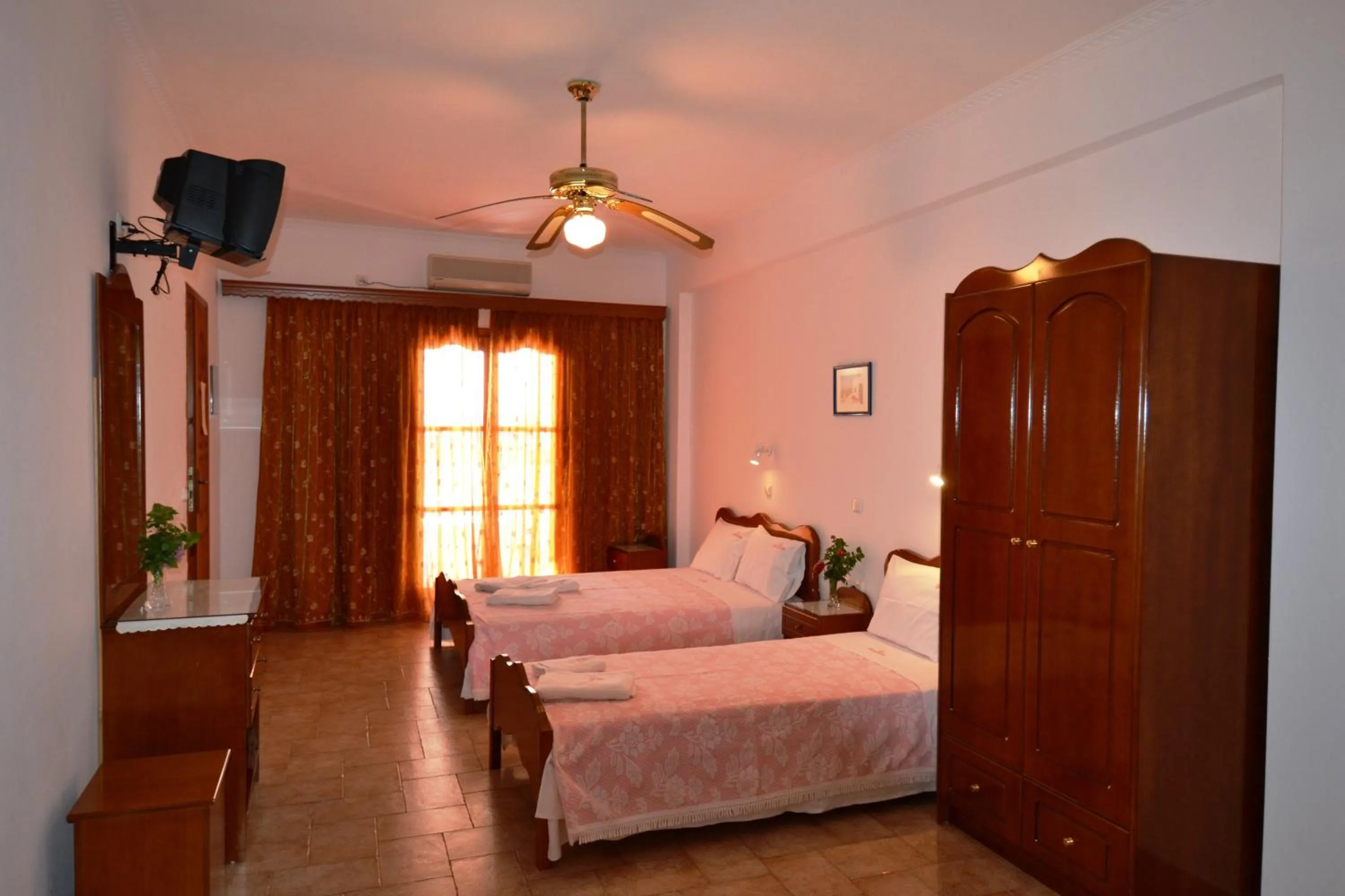 Photo of the whole room, Bed in Villa Georgia