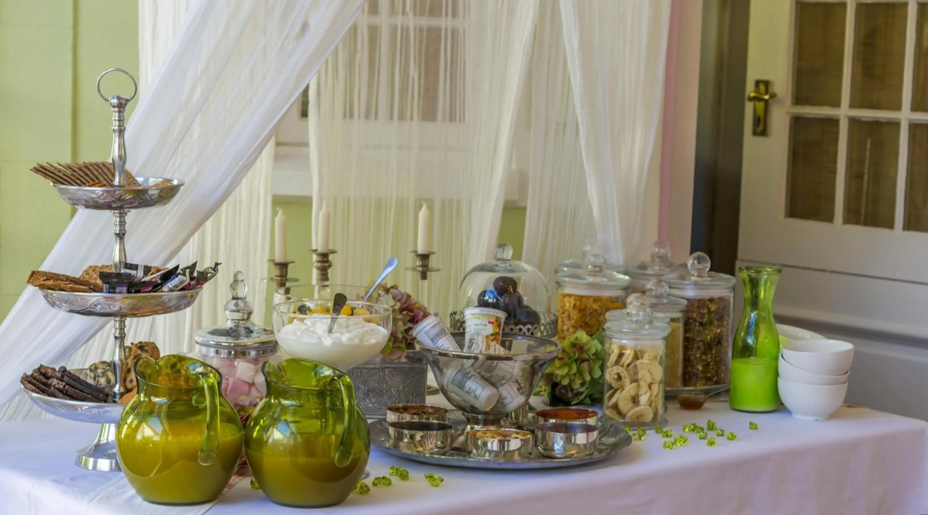 Buffet breakfast in Le Manoir de Brendel