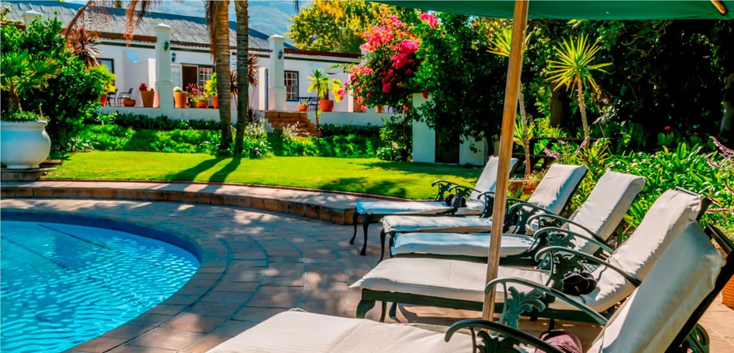 Garden in Le Manoir de Brendel