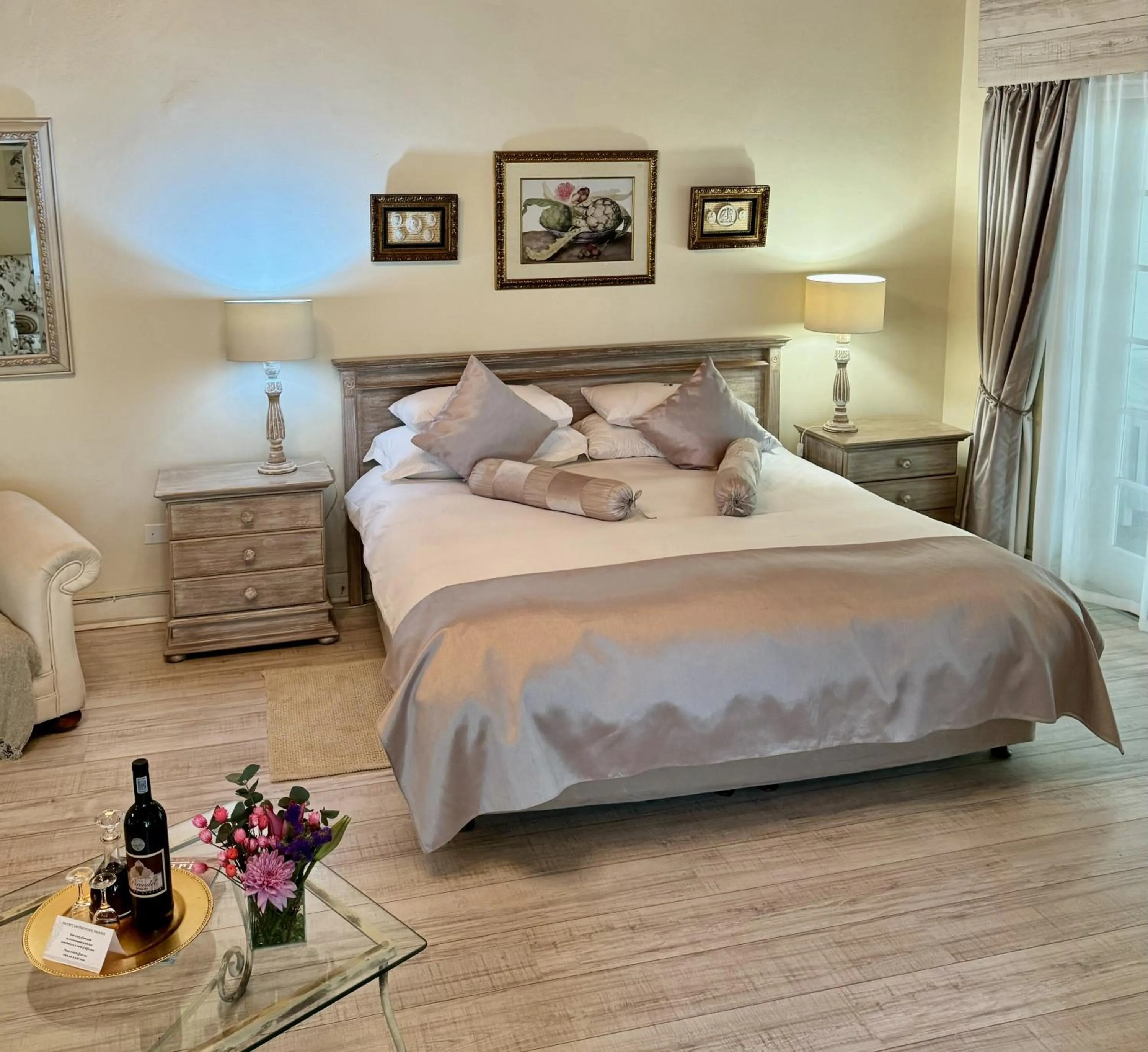 Bedroom, Bed in Le Manoir de Brendel