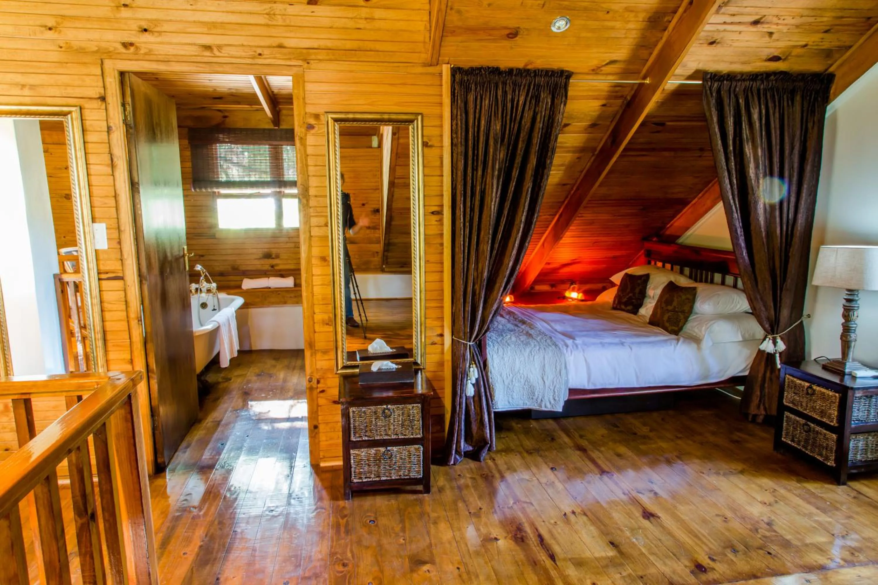 Day, Bed in Le Manoir de Brendel