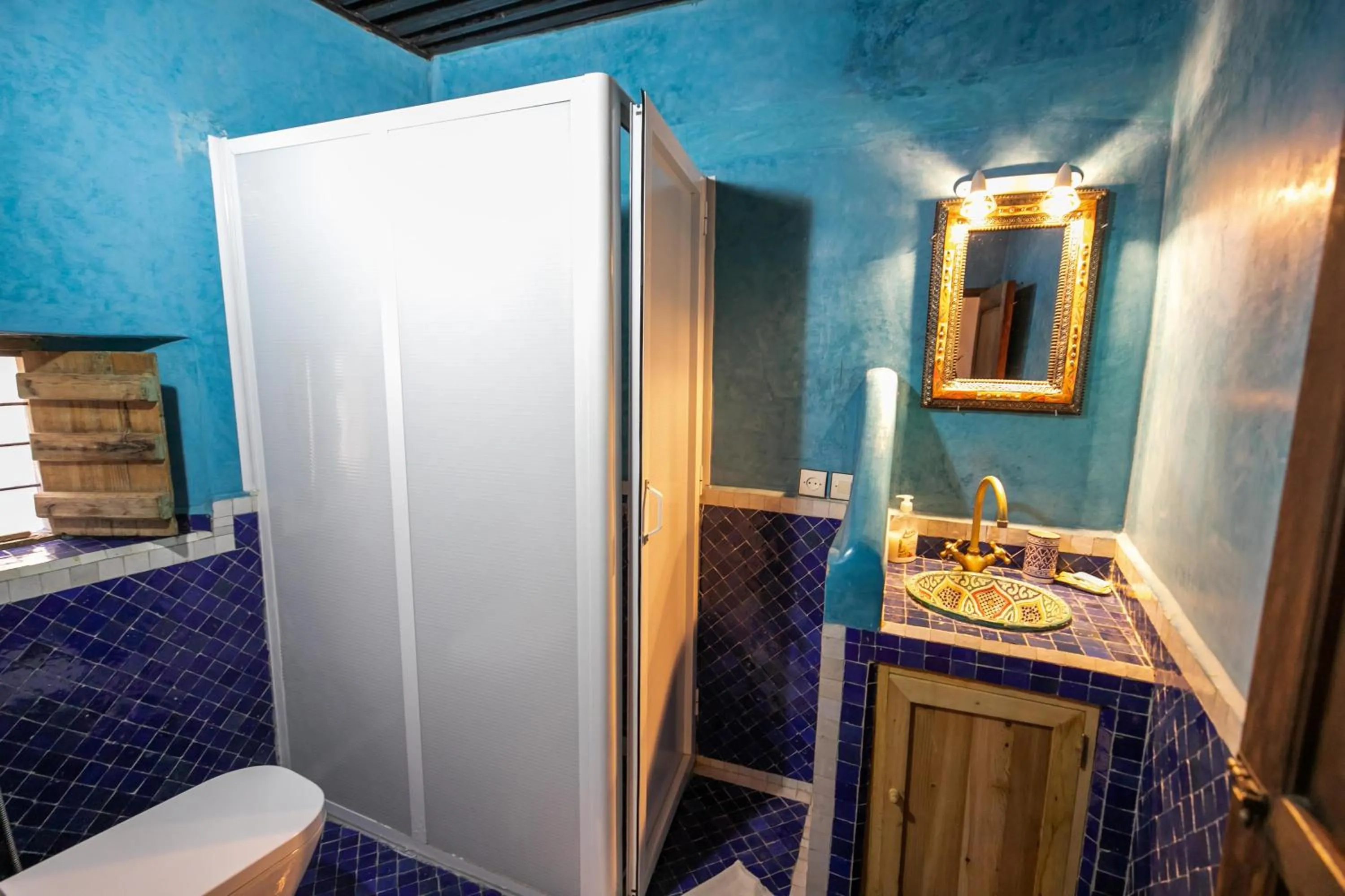 Shower in Riad Hidaya