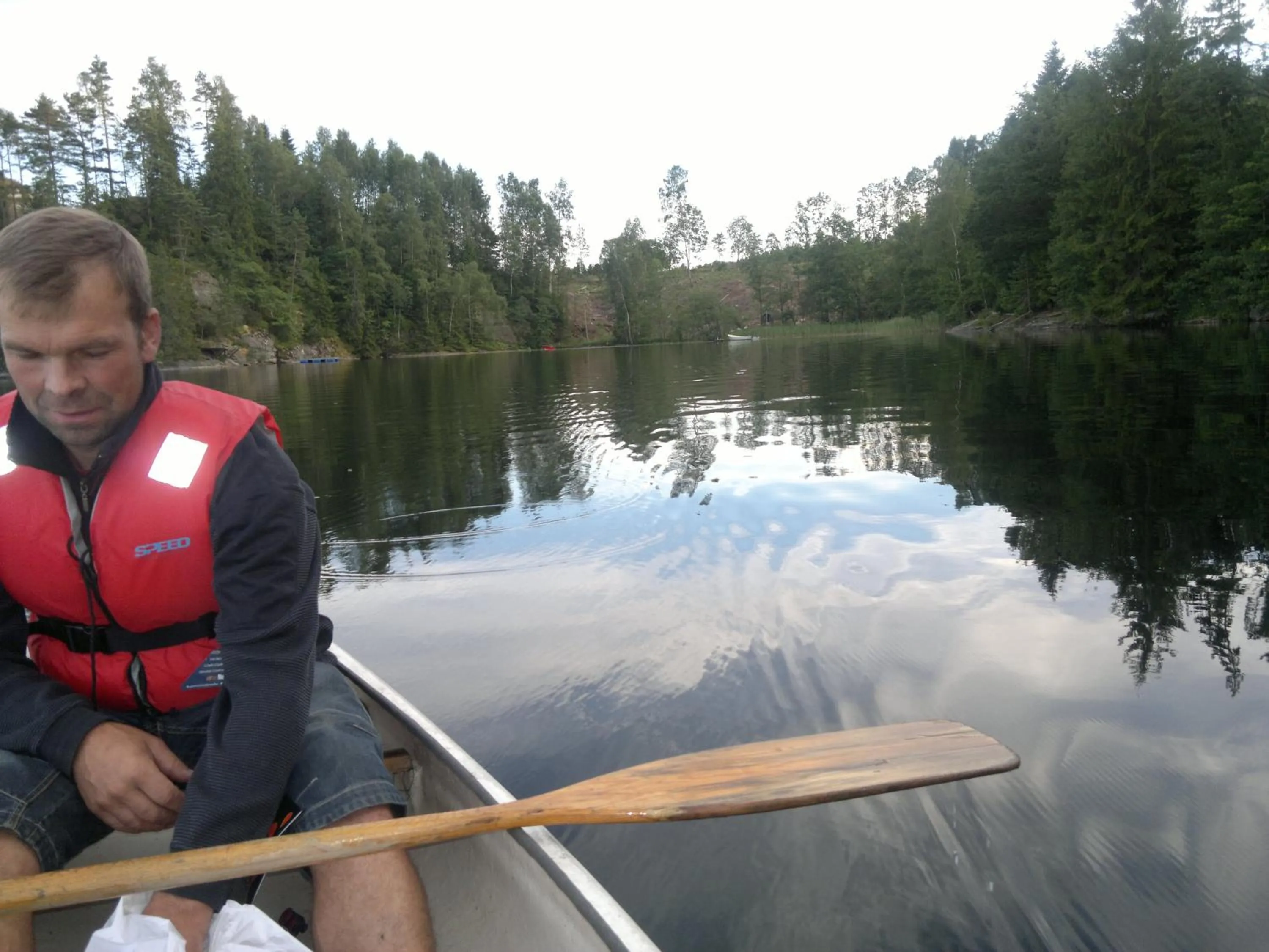 Canoeing in Älgbergets Bed & Breakfast