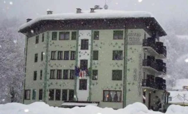 Facade/entrance in Hotel Club Funivia