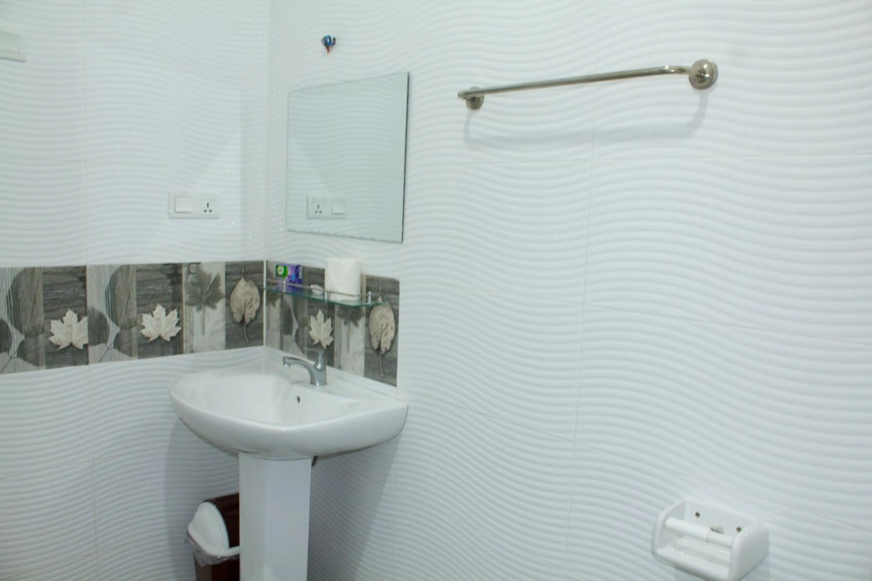 Bathroom in Lavender Home Yala Safari