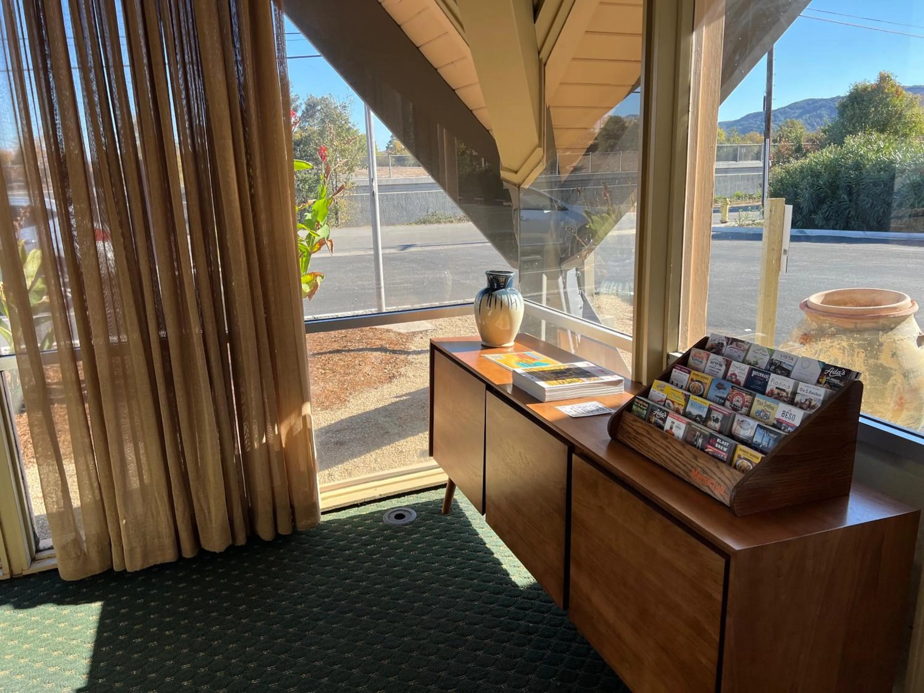 Lobby or reception in Hotel Calle Joaquin - San Luis Obispo