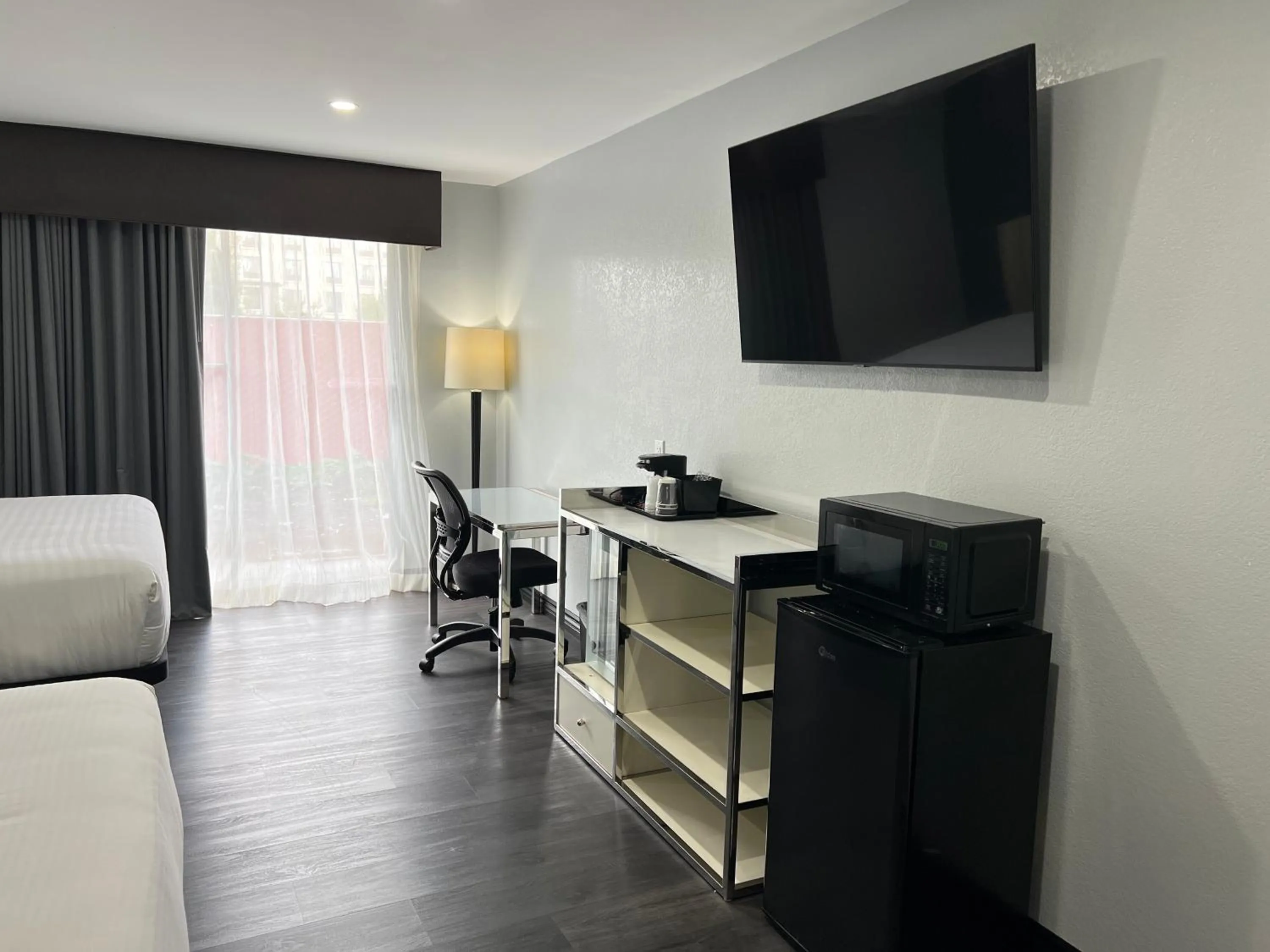 Bedroom in Hotel Calle Joaquin - San Luis Obispo