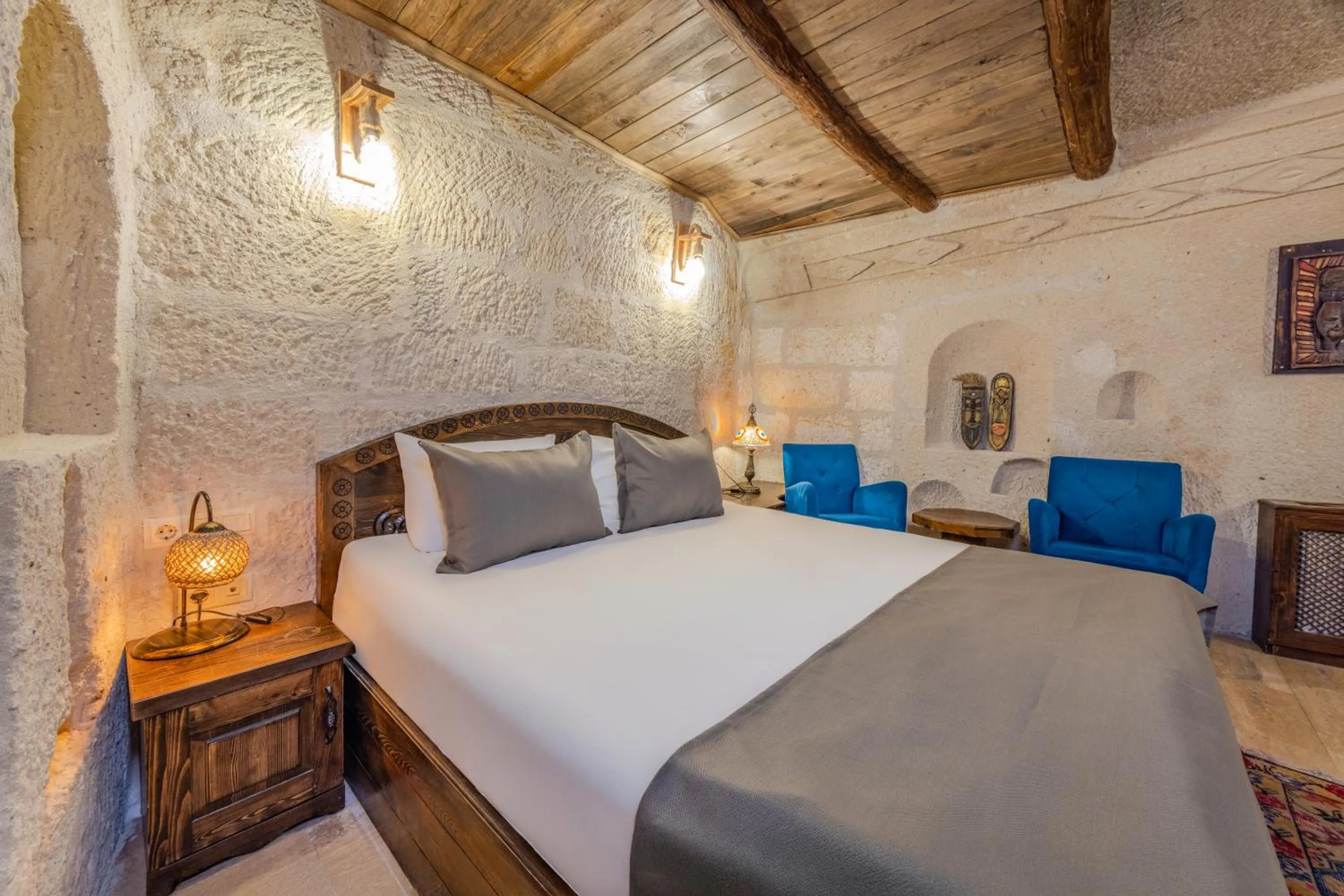 Bed in Castle Cave Hotel