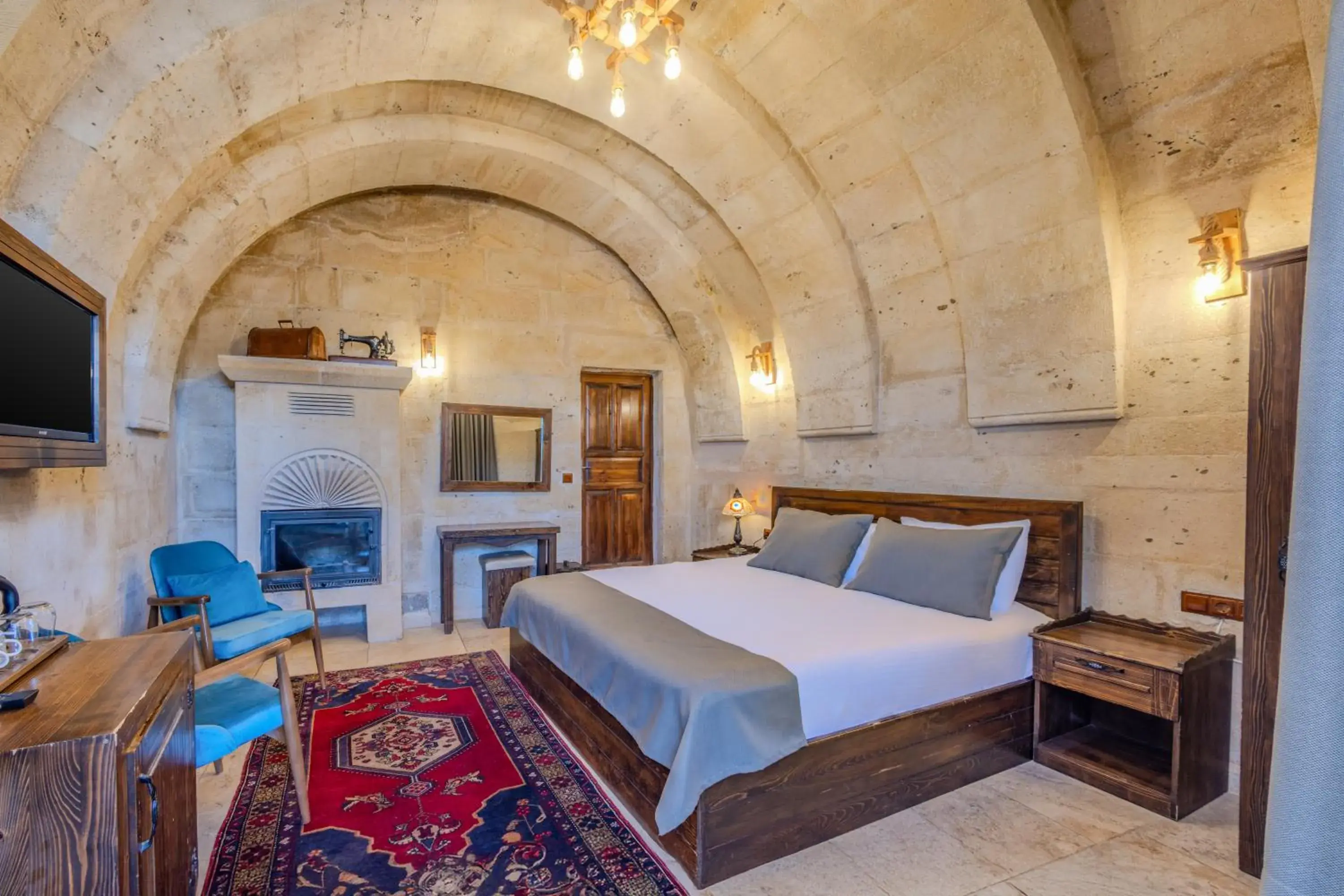 Deluxe Double Room in Castle Cave Hotel Deluxe Double Room in Castle Cave Hotel