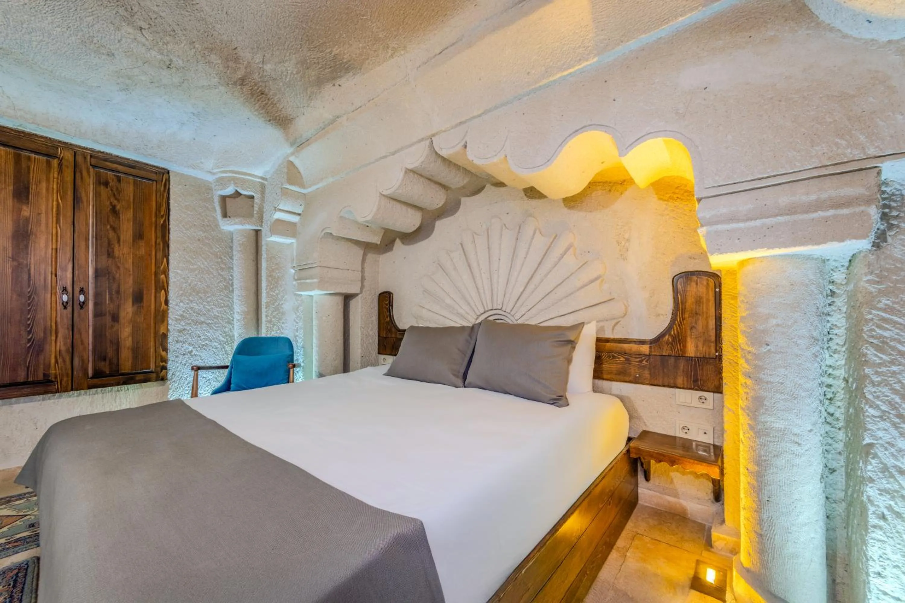 Bed in Castle Cave Hotel