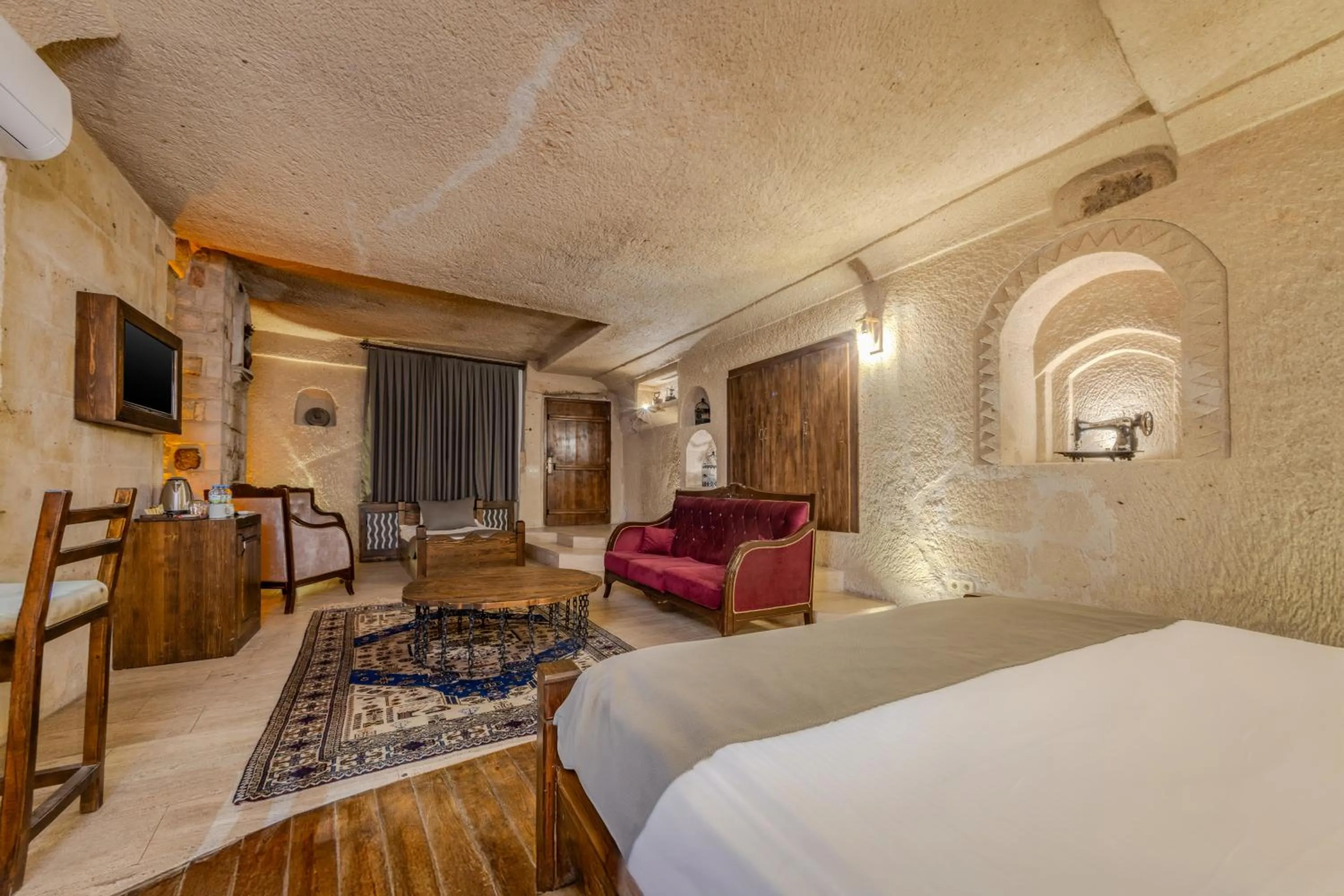 Bed in Castle Cave Hotel