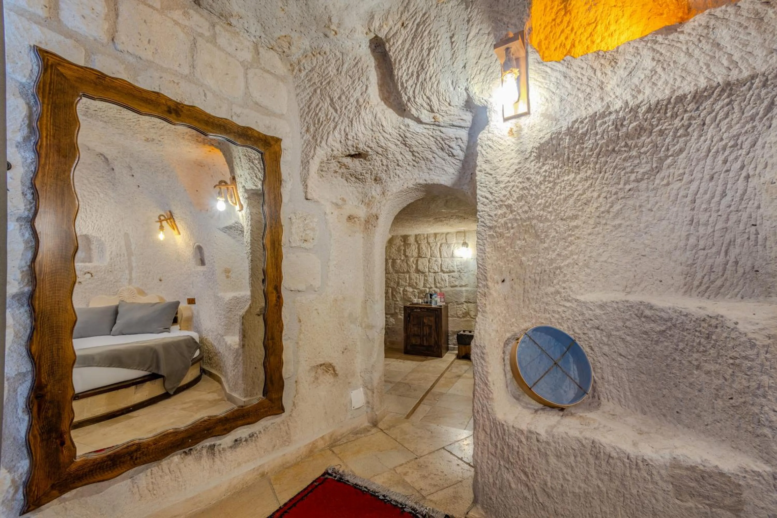 Bedroom, Bed in Castle Cave Hotel