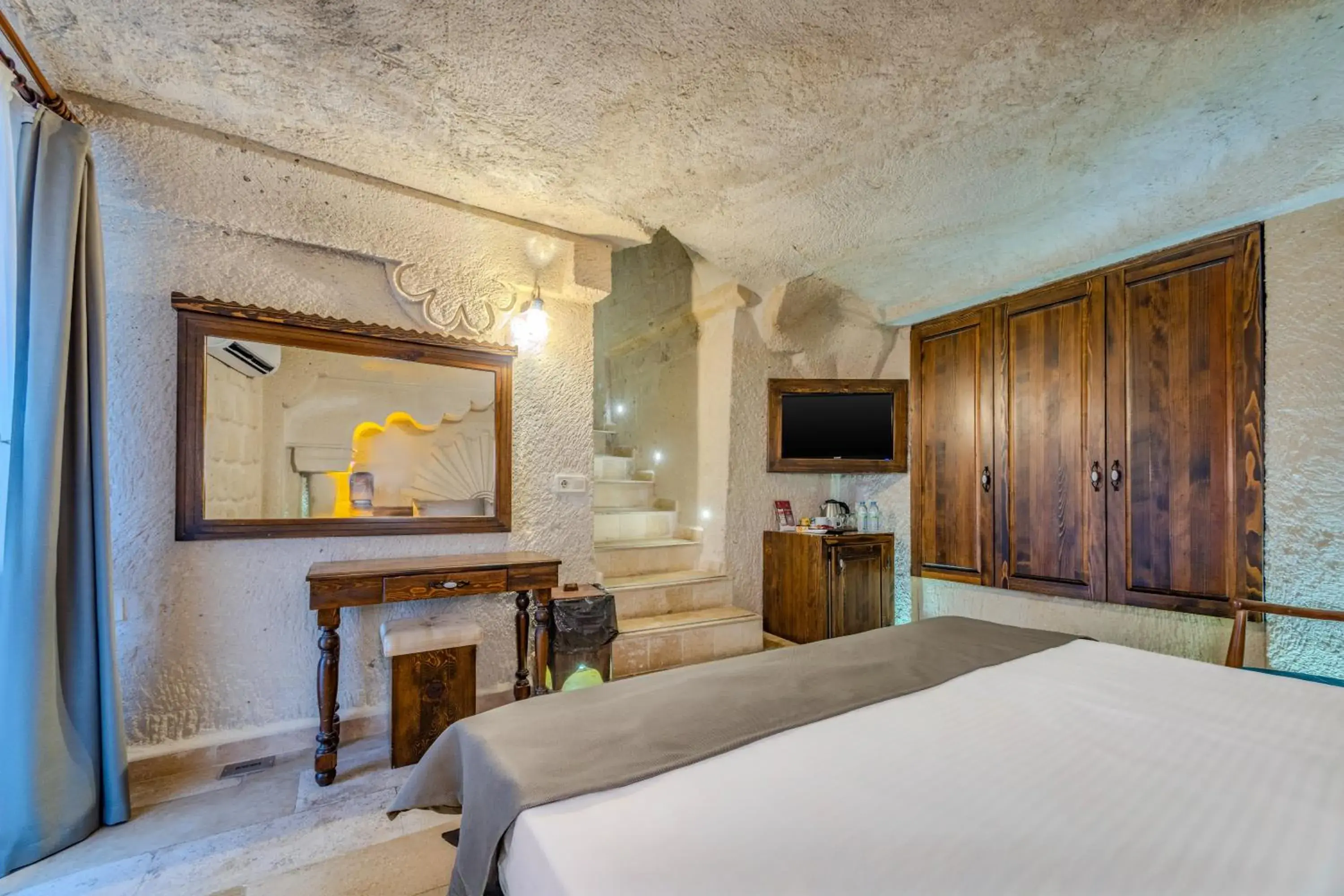 Junior Suite with Balcony in Castle Cave Hotel Junior Suite with Balcony in Castle Cave Hotel