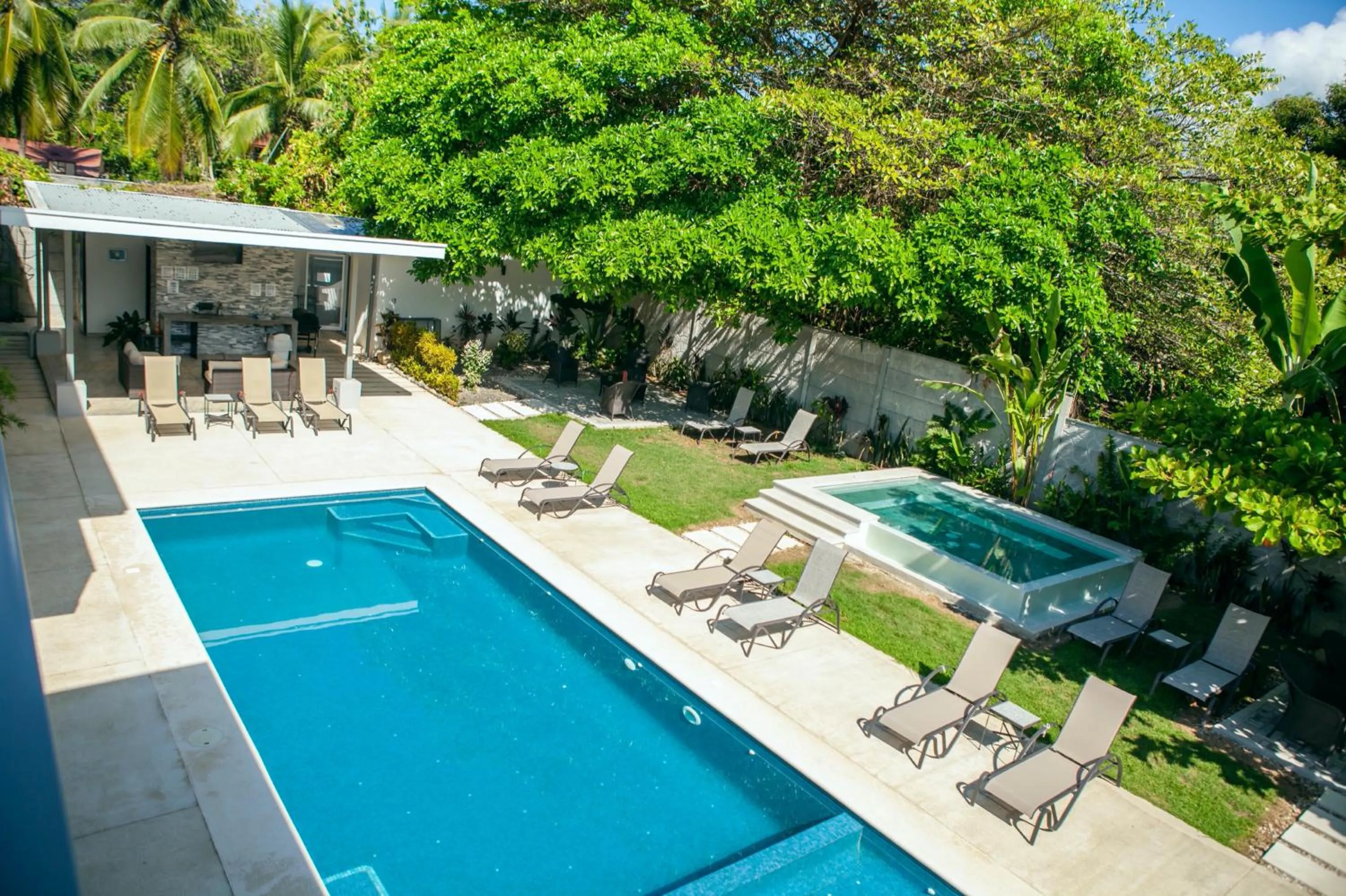 Swimming pool in Uvita Paradise