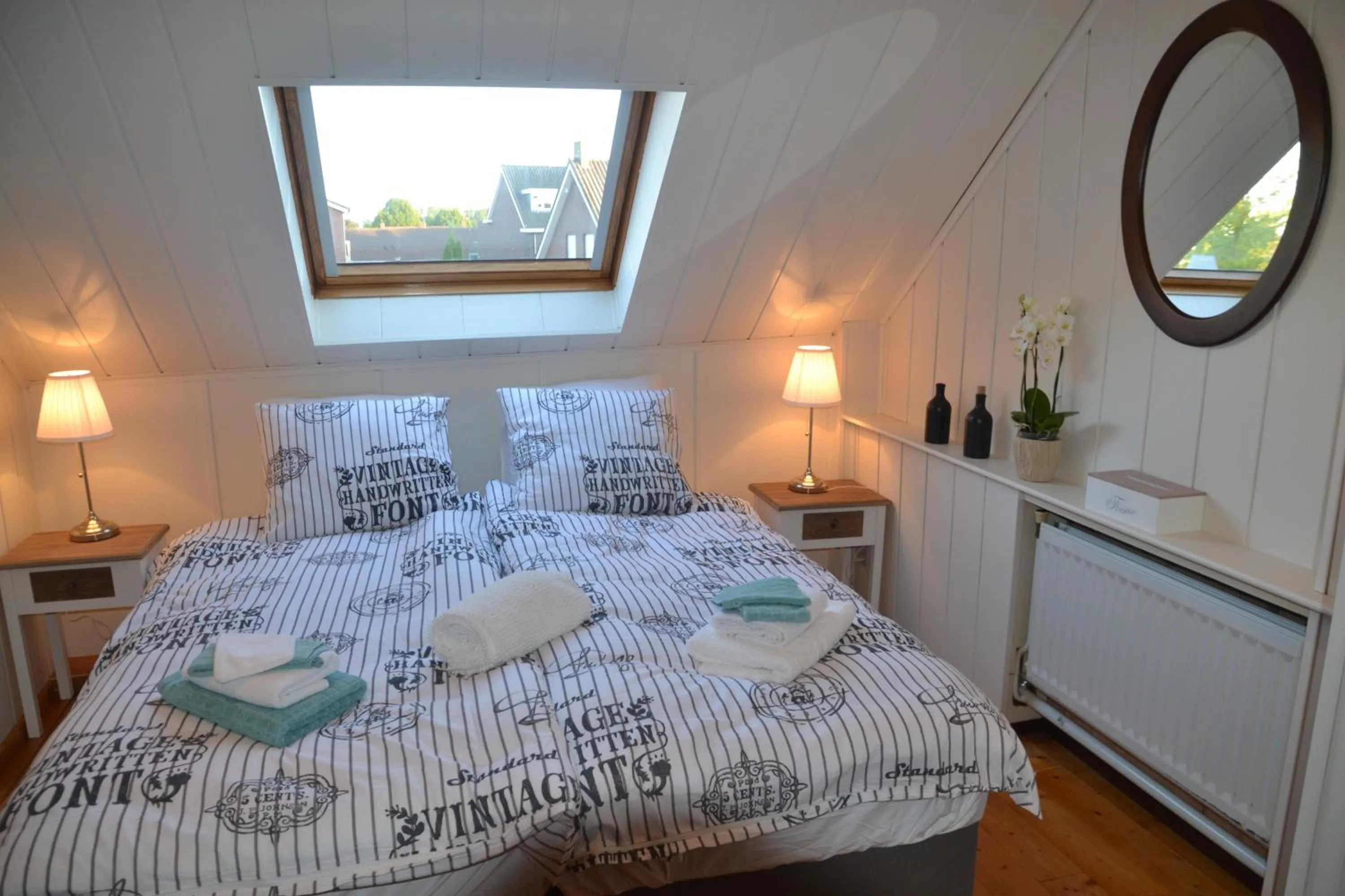 Photo of the whole room, Bed in Herberg Thijssen