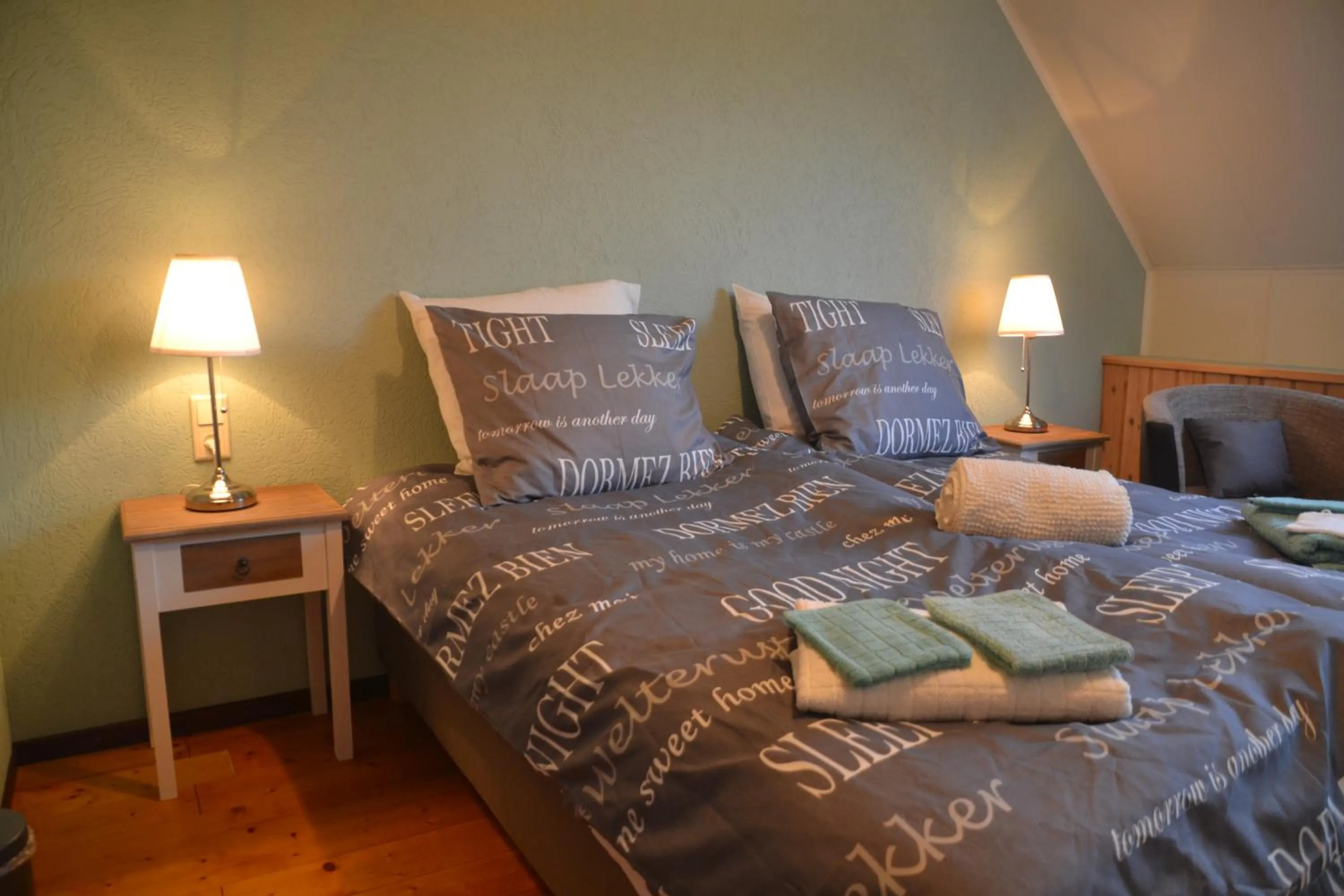 Photo of the whole room, Bed in Herberg Thijssen