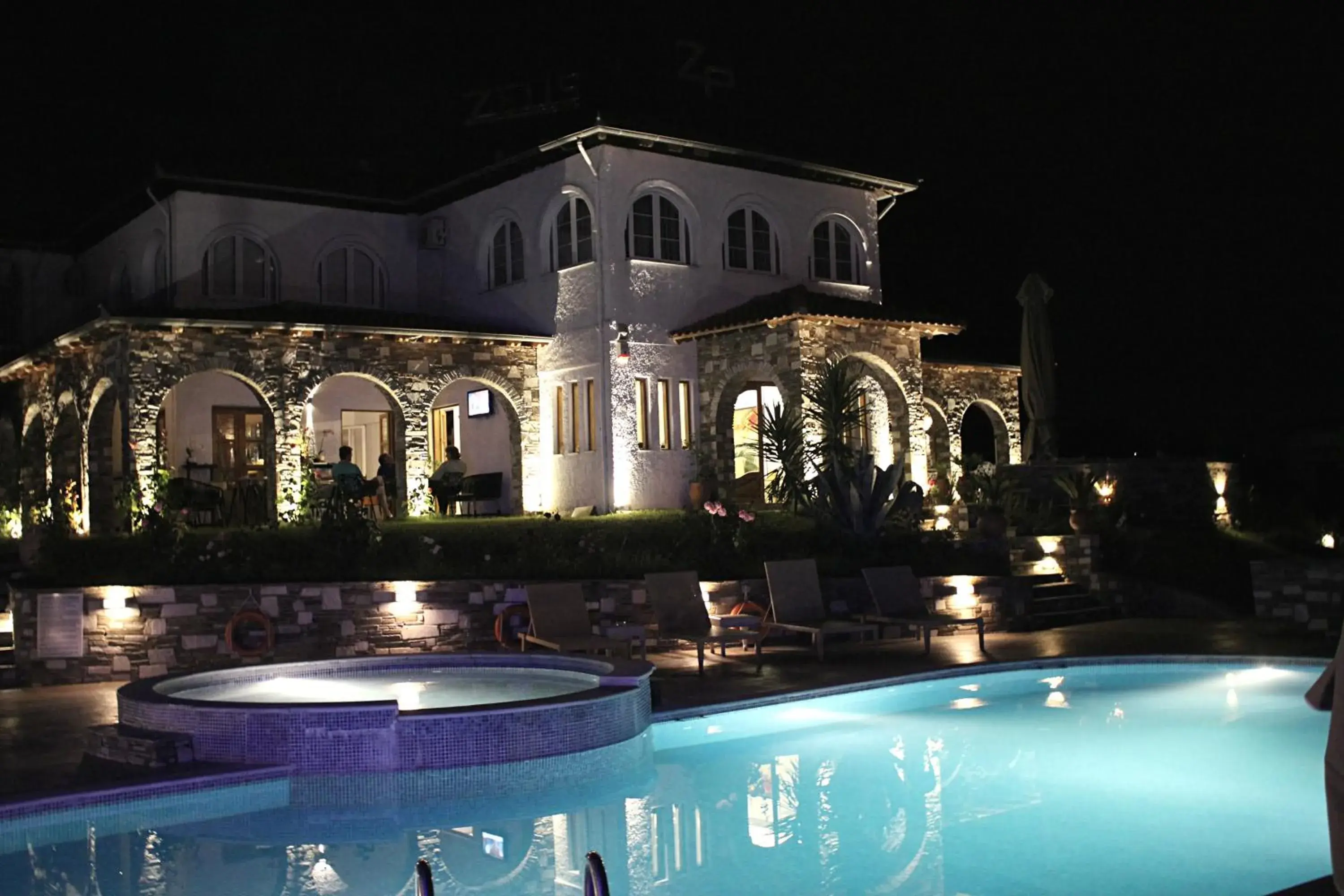 Zeus Hotel Zeus Hotel