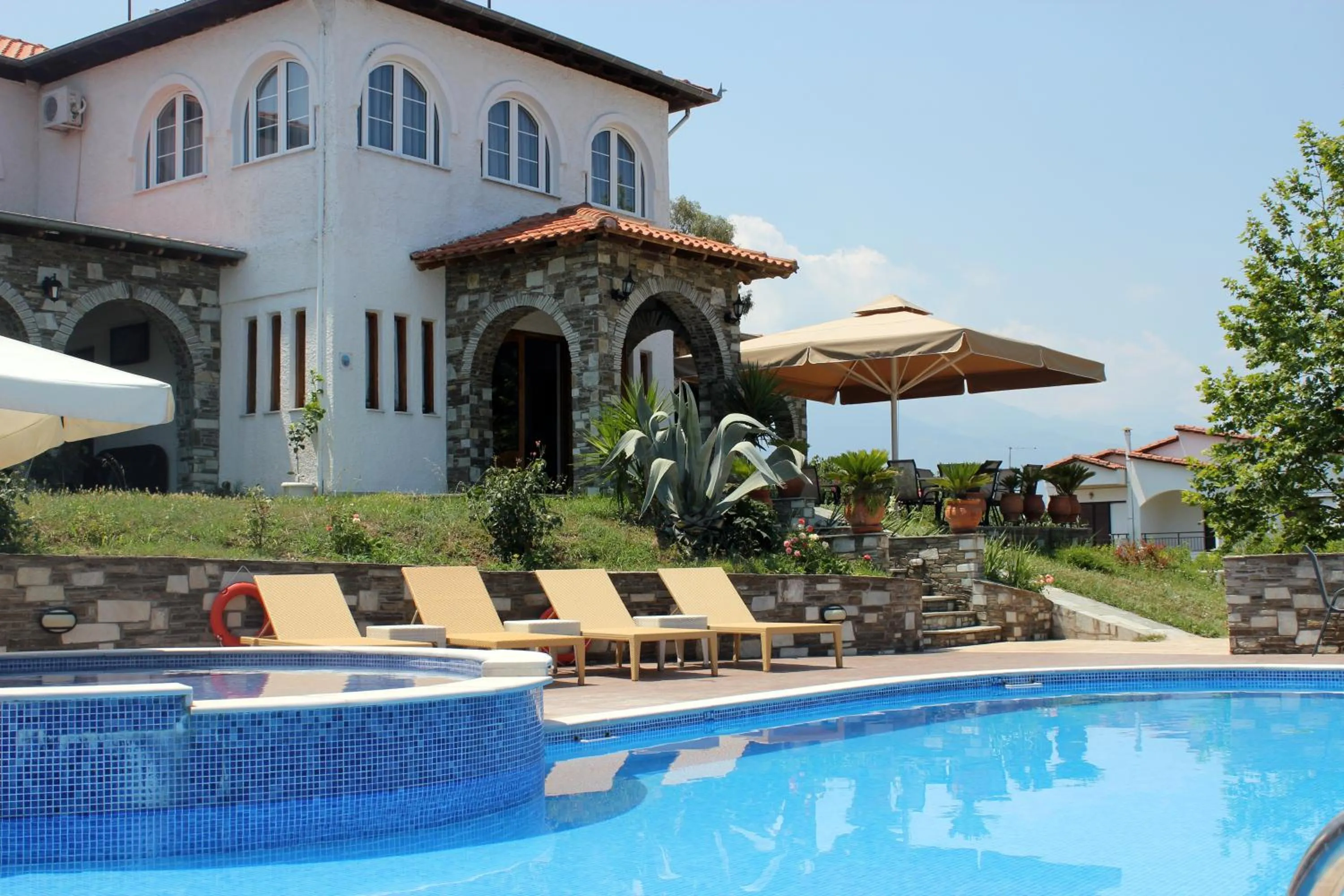 Zeus Hotel