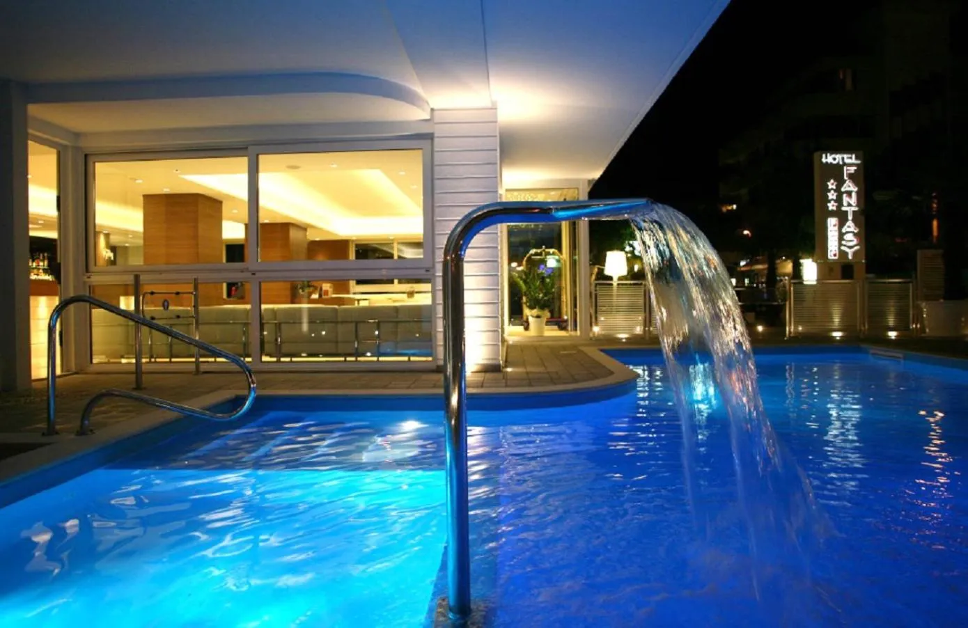 Swimming pool in Hotel Fantasy