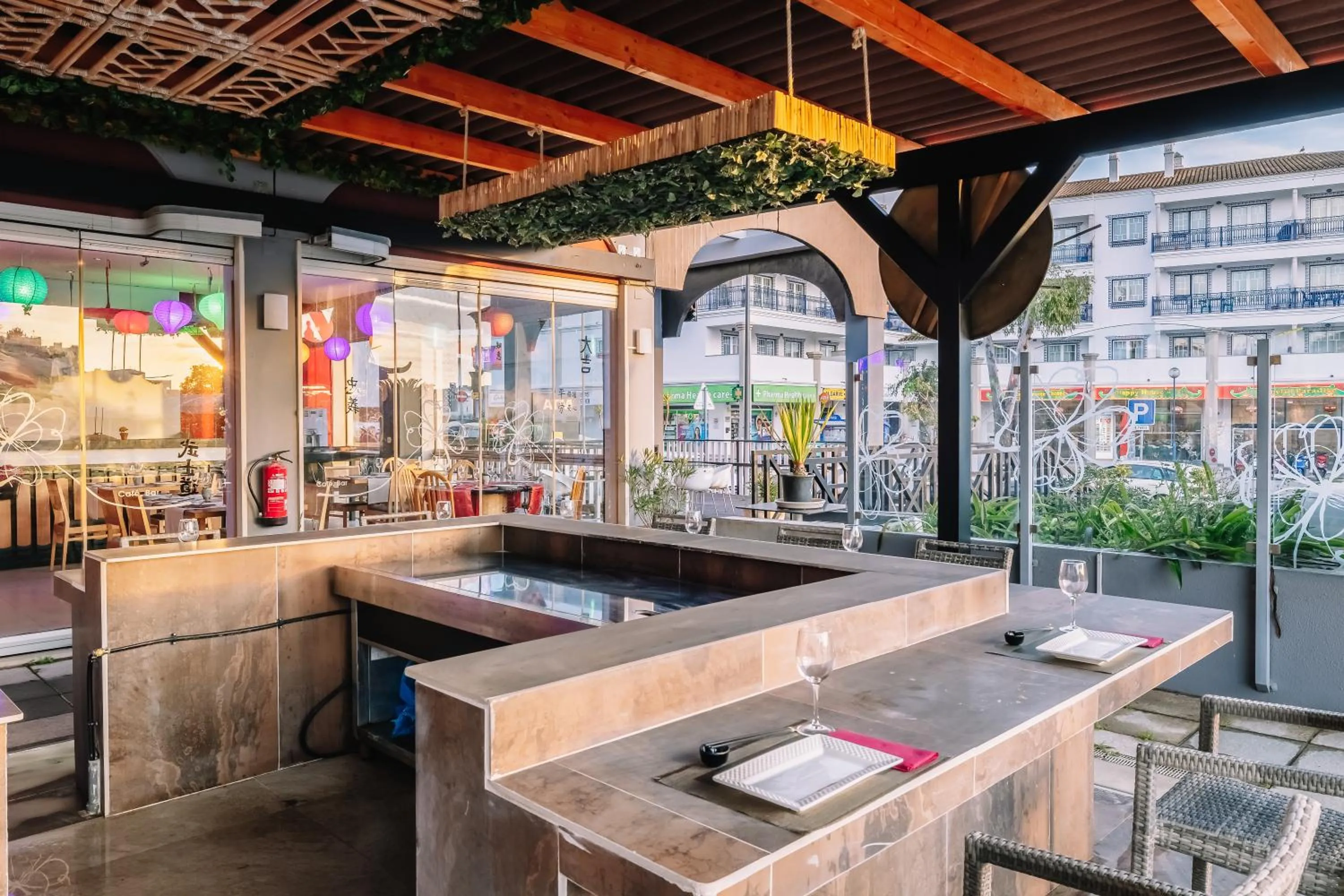 Restaurant/places to eat in Muthu Oura Praia Hotel