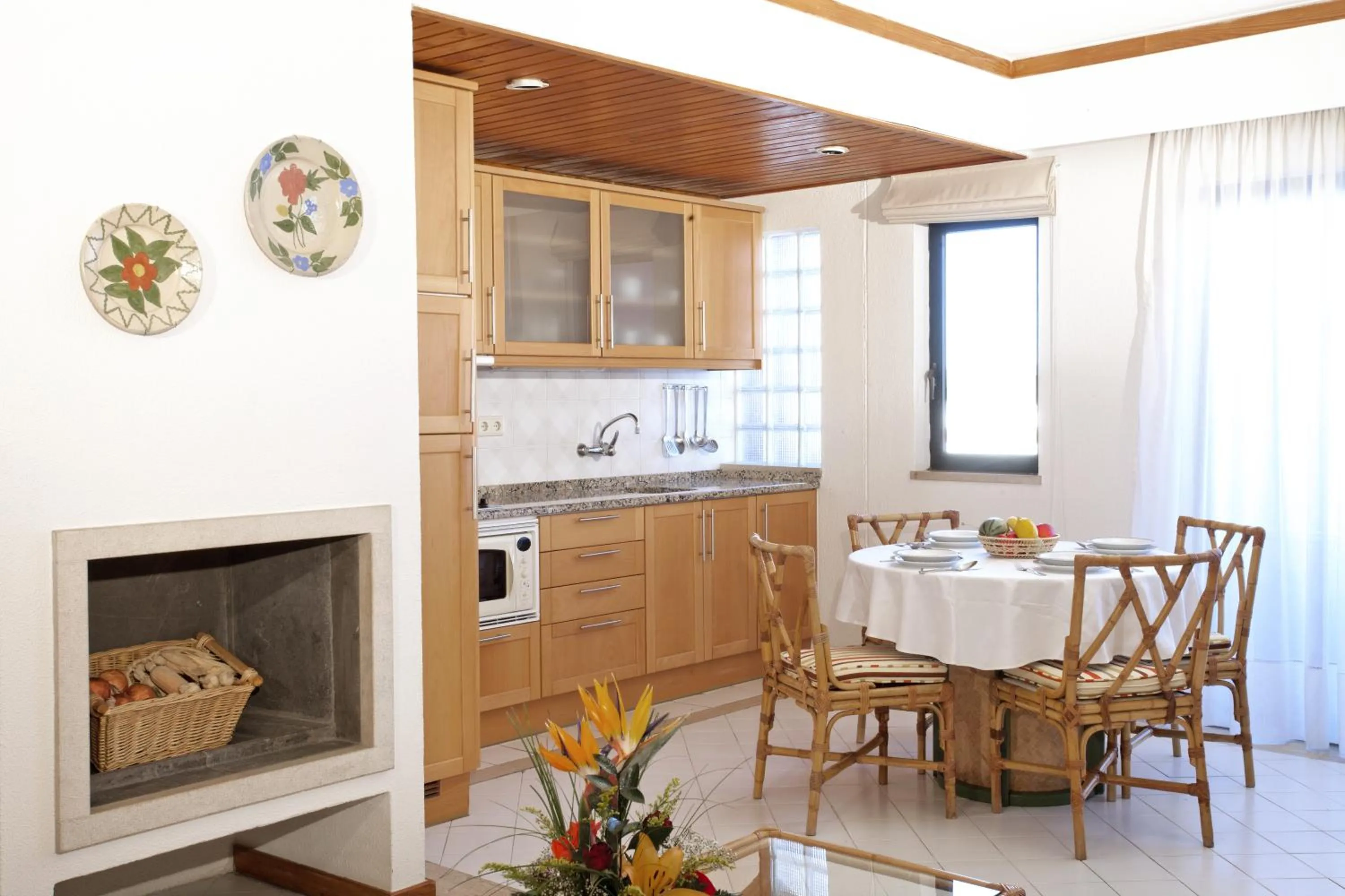 Kitchen or kitchenette in Muthu Oura Praia Hotel