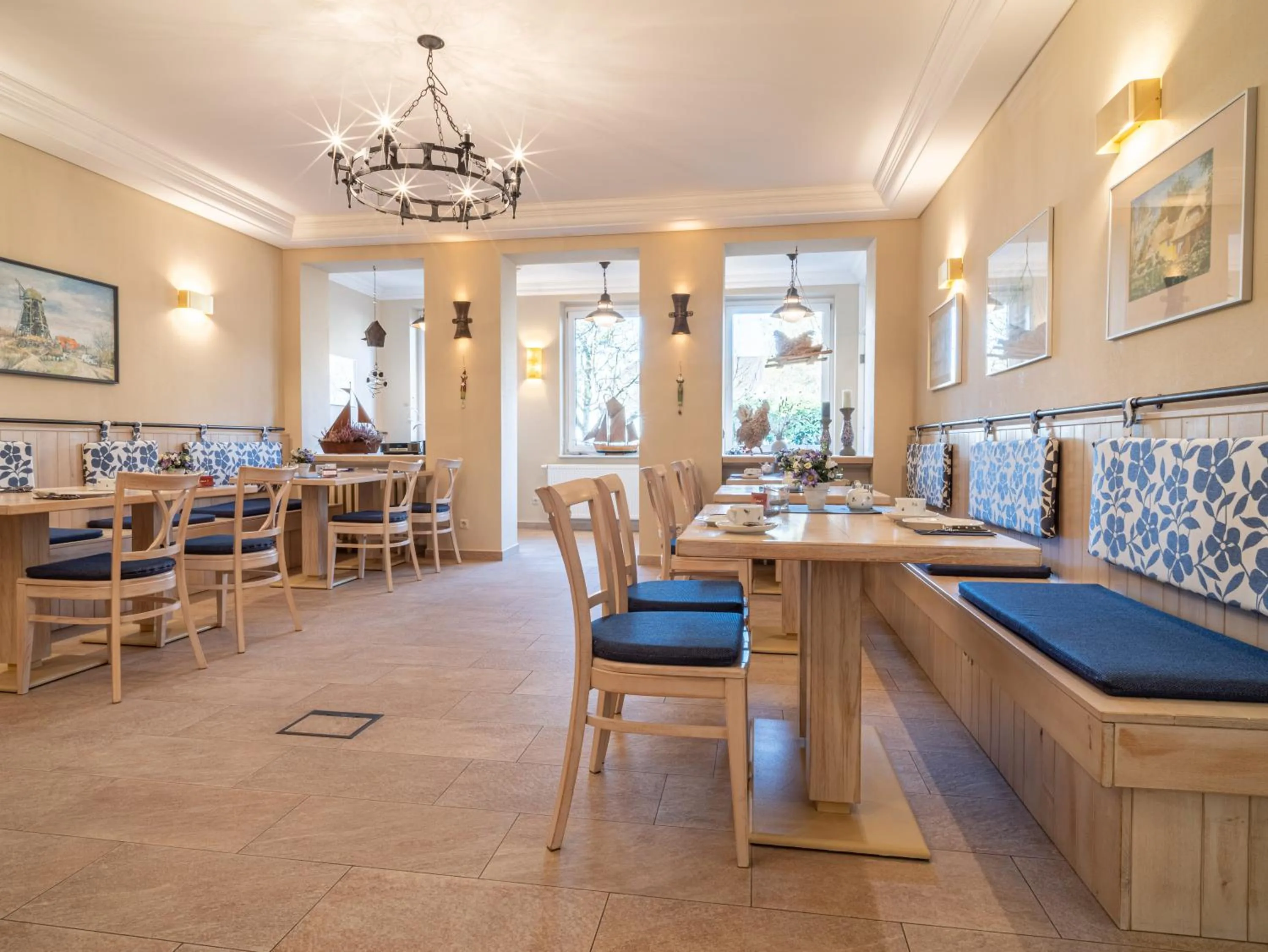 Restaurant/places to eat in Hotel Stone