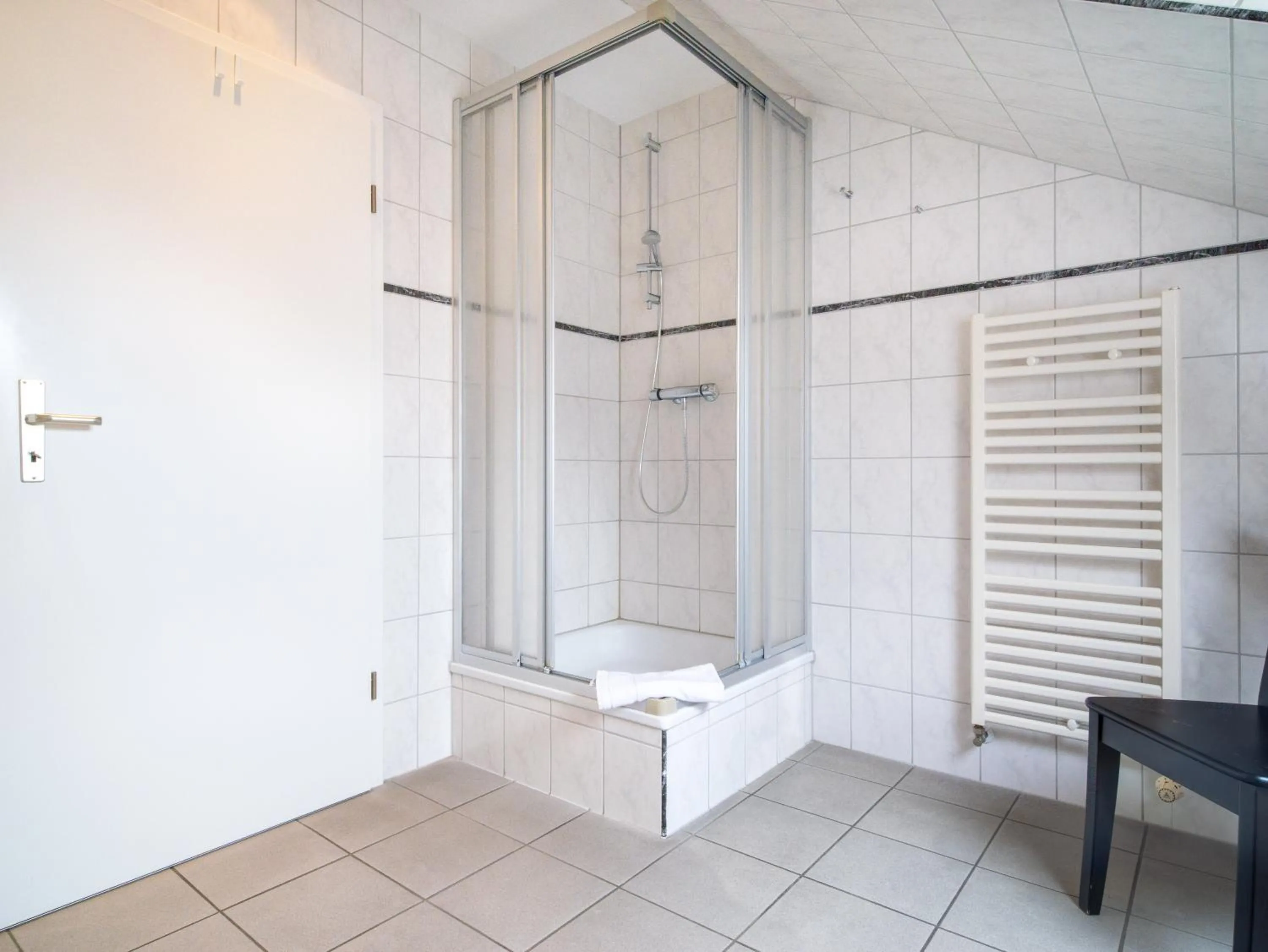 Shower in Hotel Stone