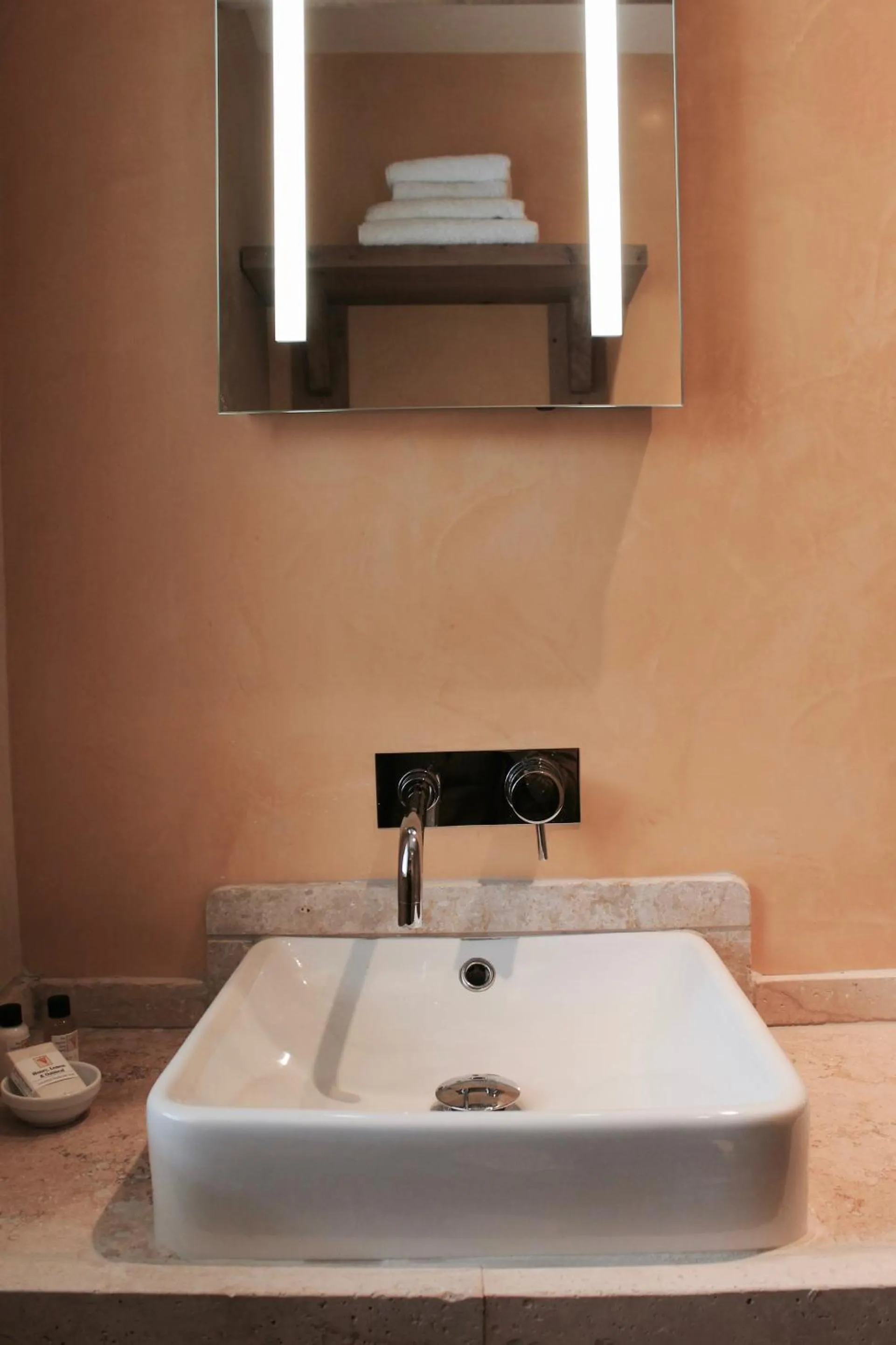 Bathroom in The Lodge at Hemingford Grey House
