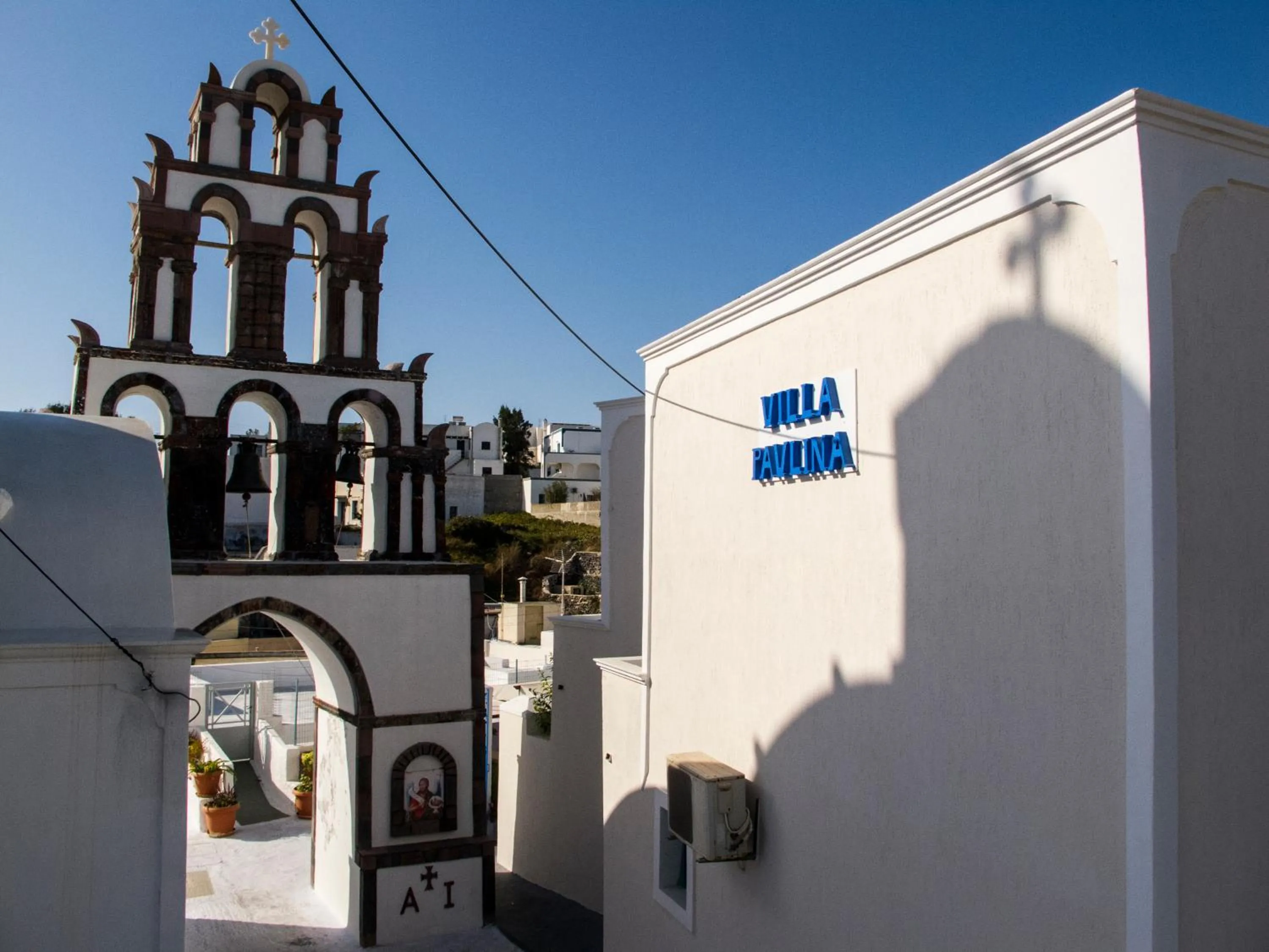 Facade/entrance in Villa Pavlina