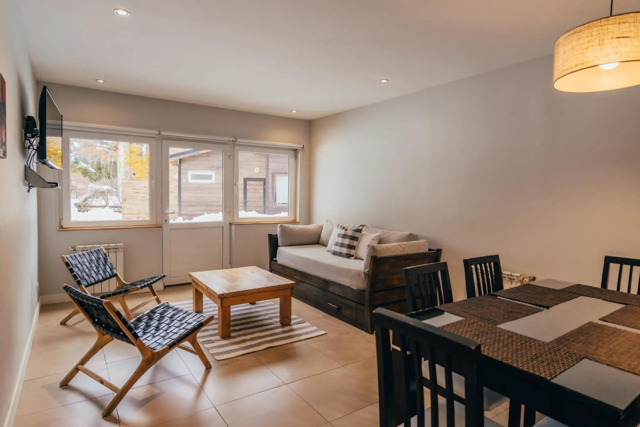 Dining area, Bed in Ski Sur Apartments