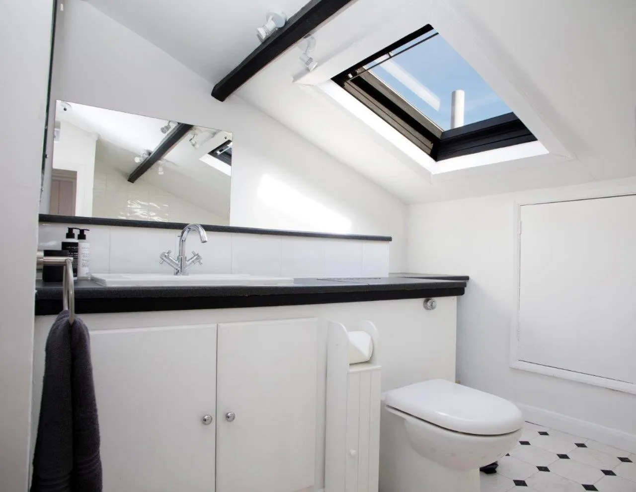 Bathroom in Ye Olde Saddlery B&B