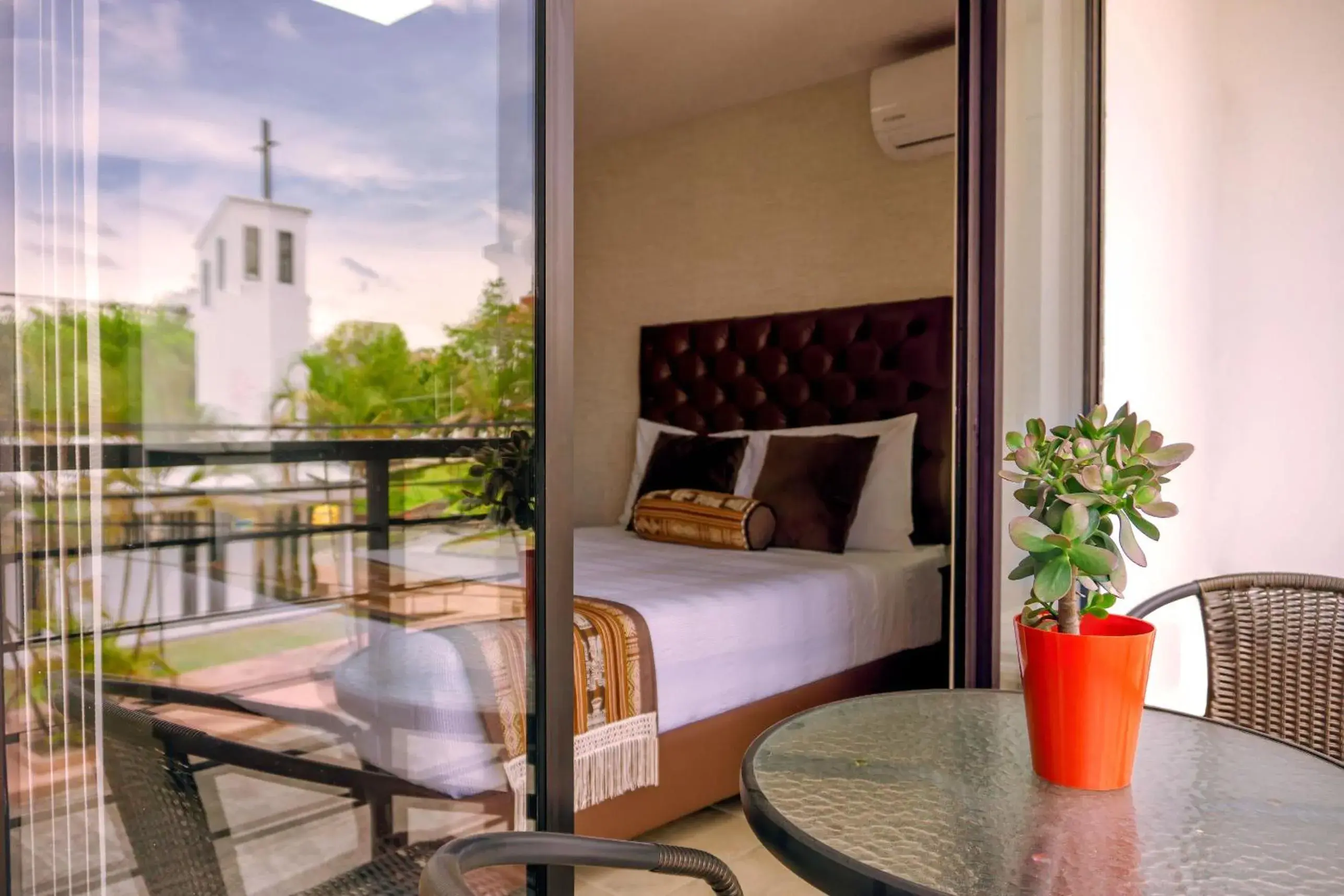 Queen Room with Balcony in Hotel Alamos Del Parque Queen Room with Balcony in Hotel Alamos Del Parque