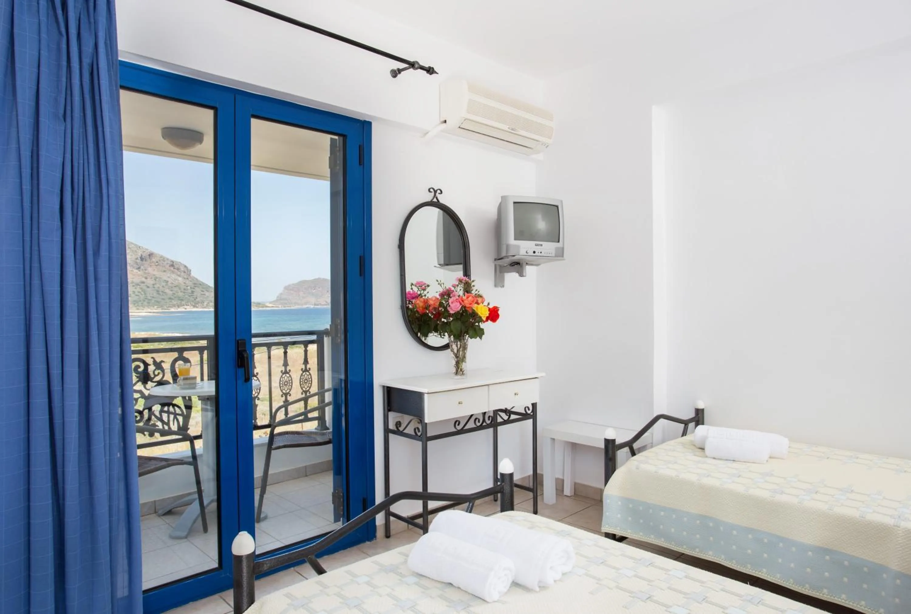 Bedroom, Bed in Venti Seaside Adult Hotel