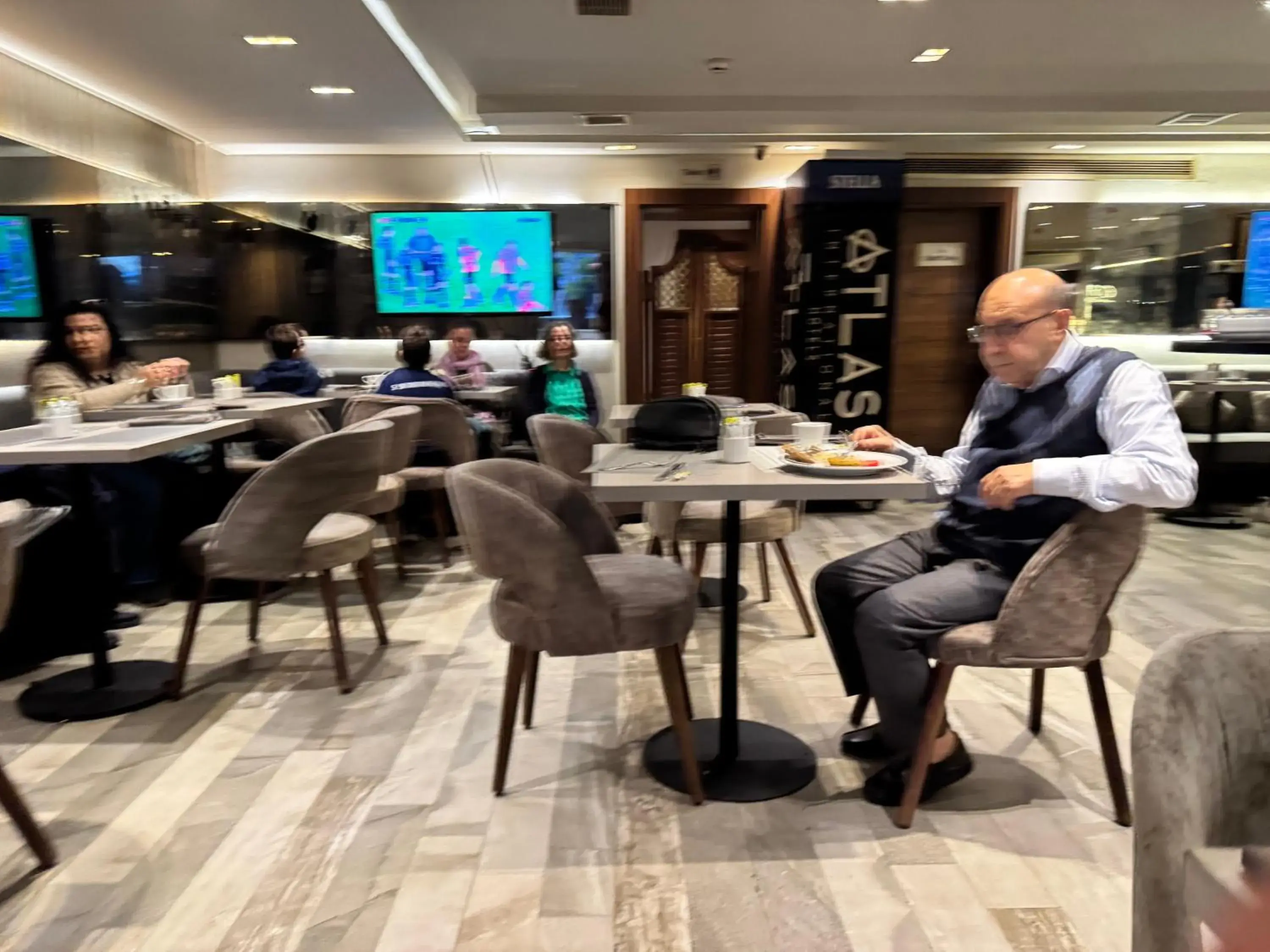 Restaurant/places to eat in Atlas International Hotels Restaurant/places to eat in Atlas International Hotels