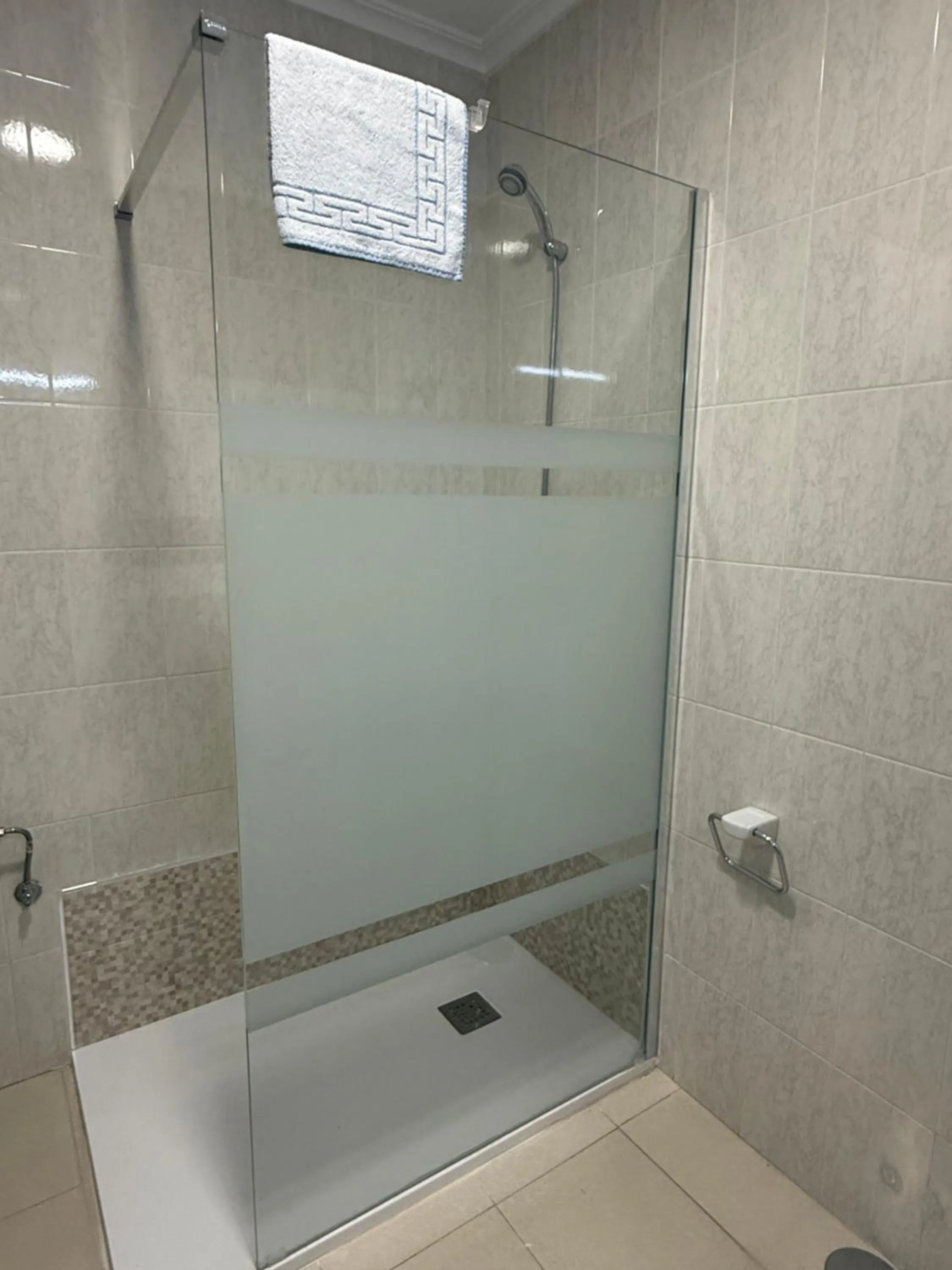 Shower in Hotel Montemar