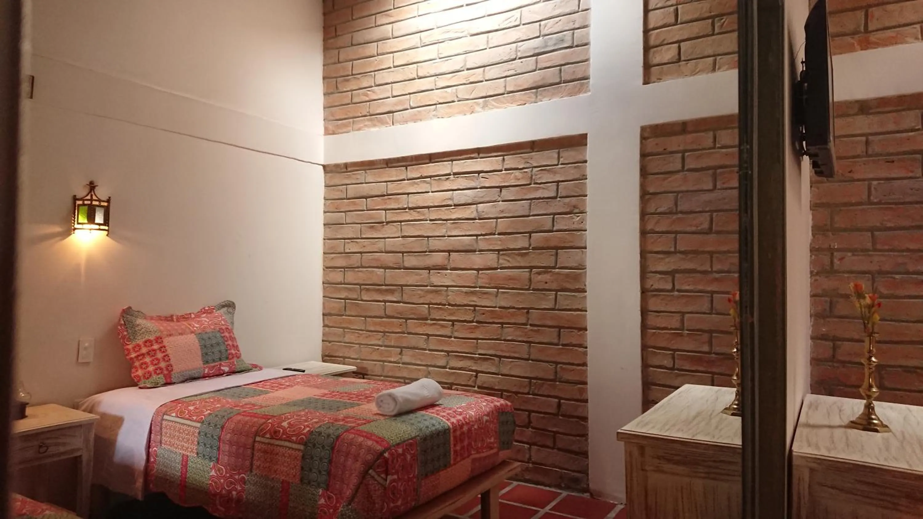 Budget Triple Room in Villa Mimi