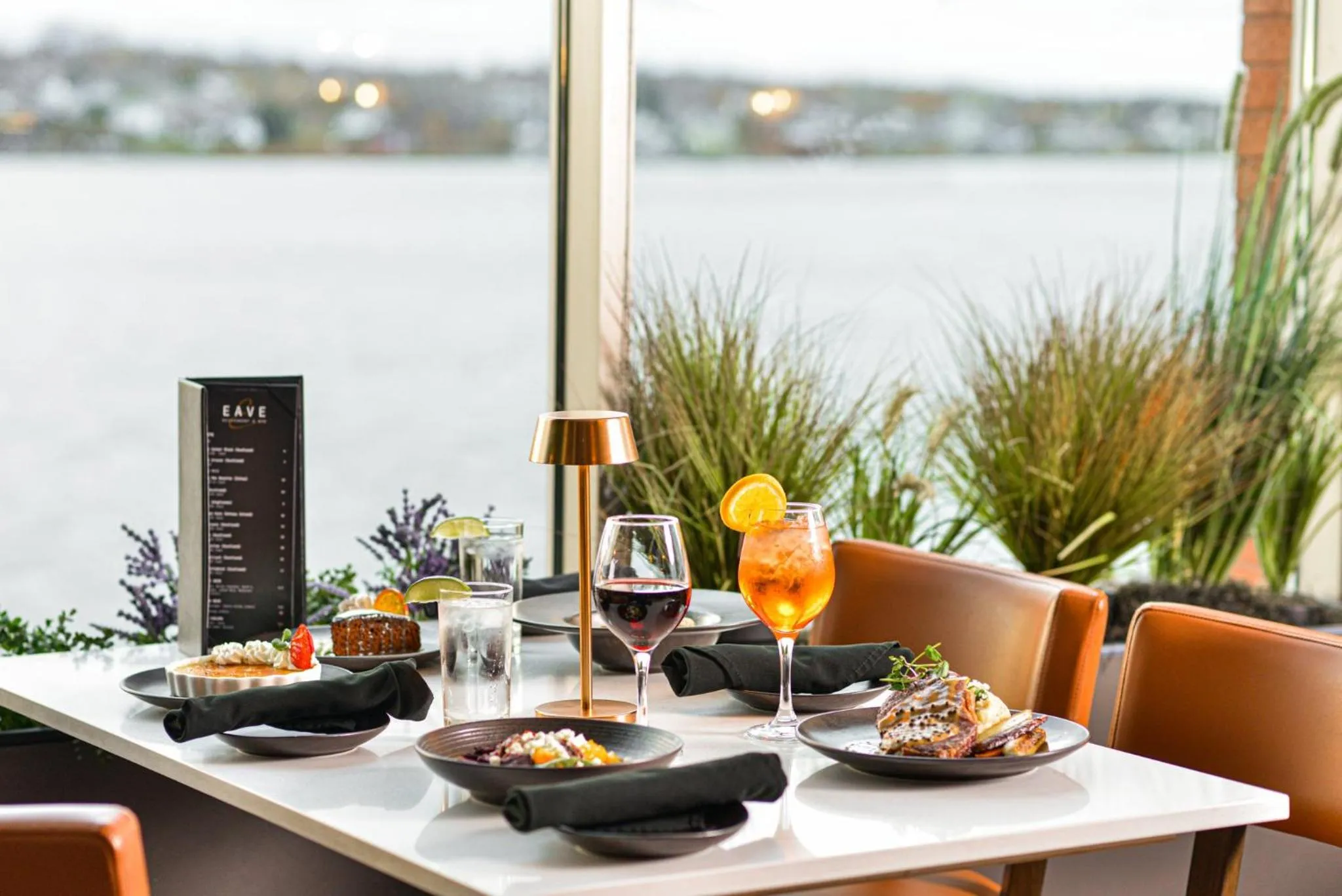 Restaurant/places to eat in Holiday Inn Sydney - Waterfront by IHG