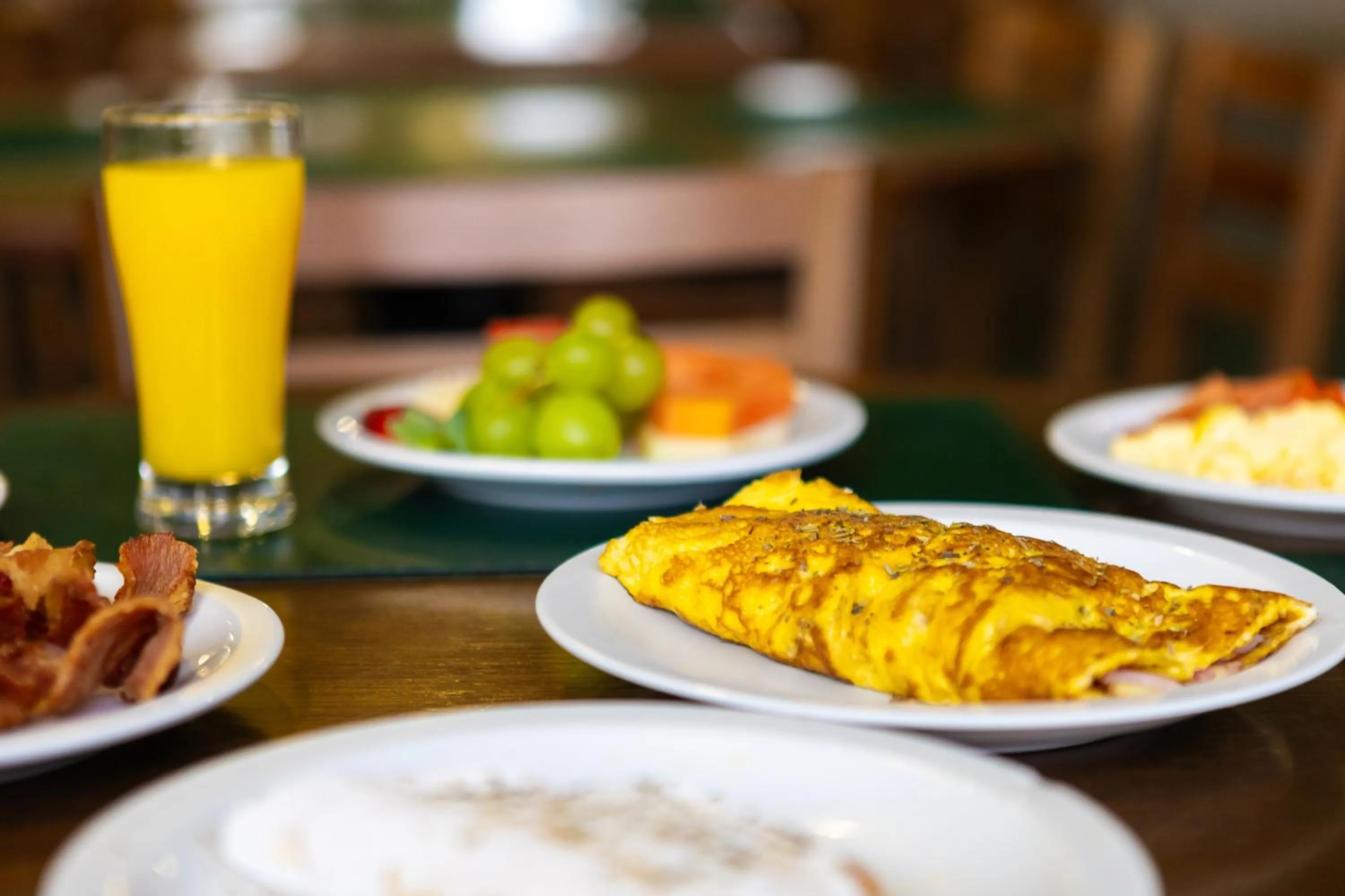 Food and drinks in Hotel Golden Park All Inclusive Poços de Caldas By Nacional Inn