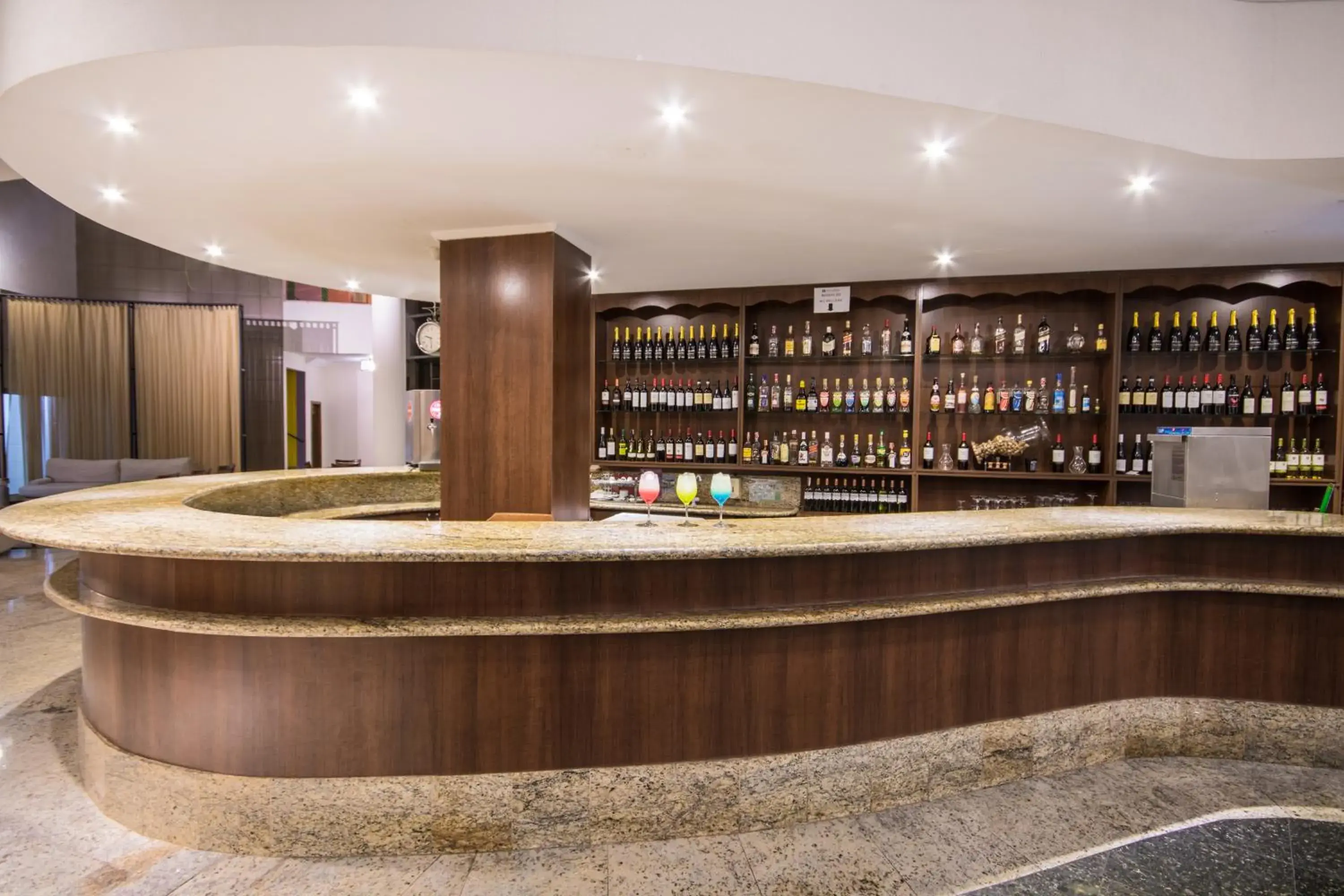 Lounge or bar in Hotel Golden Park All Inclusive Poços de Caldas By Nacional Inn Lounge or bar in Hotel Golden Park All Inclusive Poços de Caldas By Nacional Inn