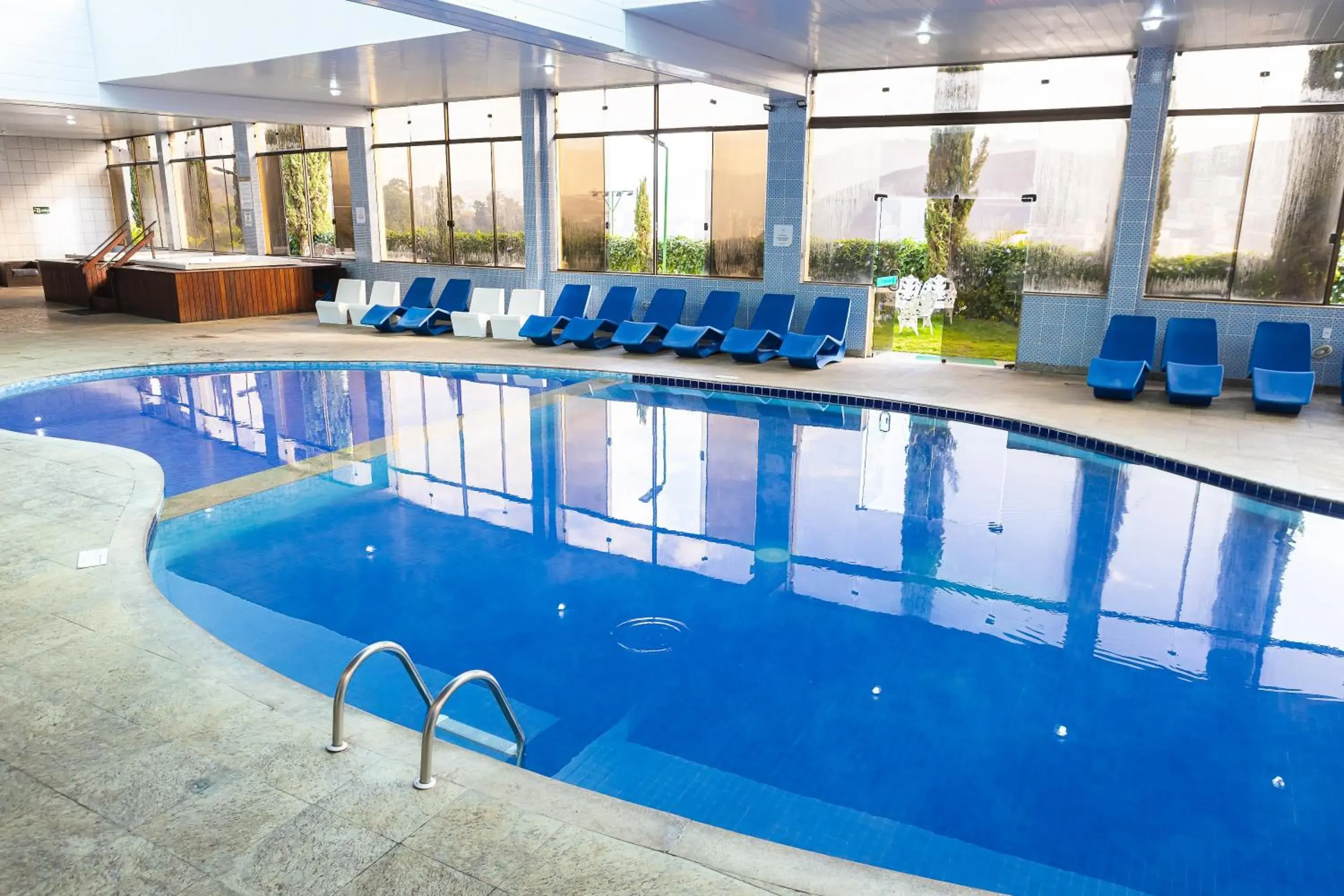 Swimming pool in Hotel Golden Park All Inclusive Poços de Caldas By Nacional Inn Swimming pool in Hotel Golden Park All Inclusive Poços de Caldas By Nacional Inn