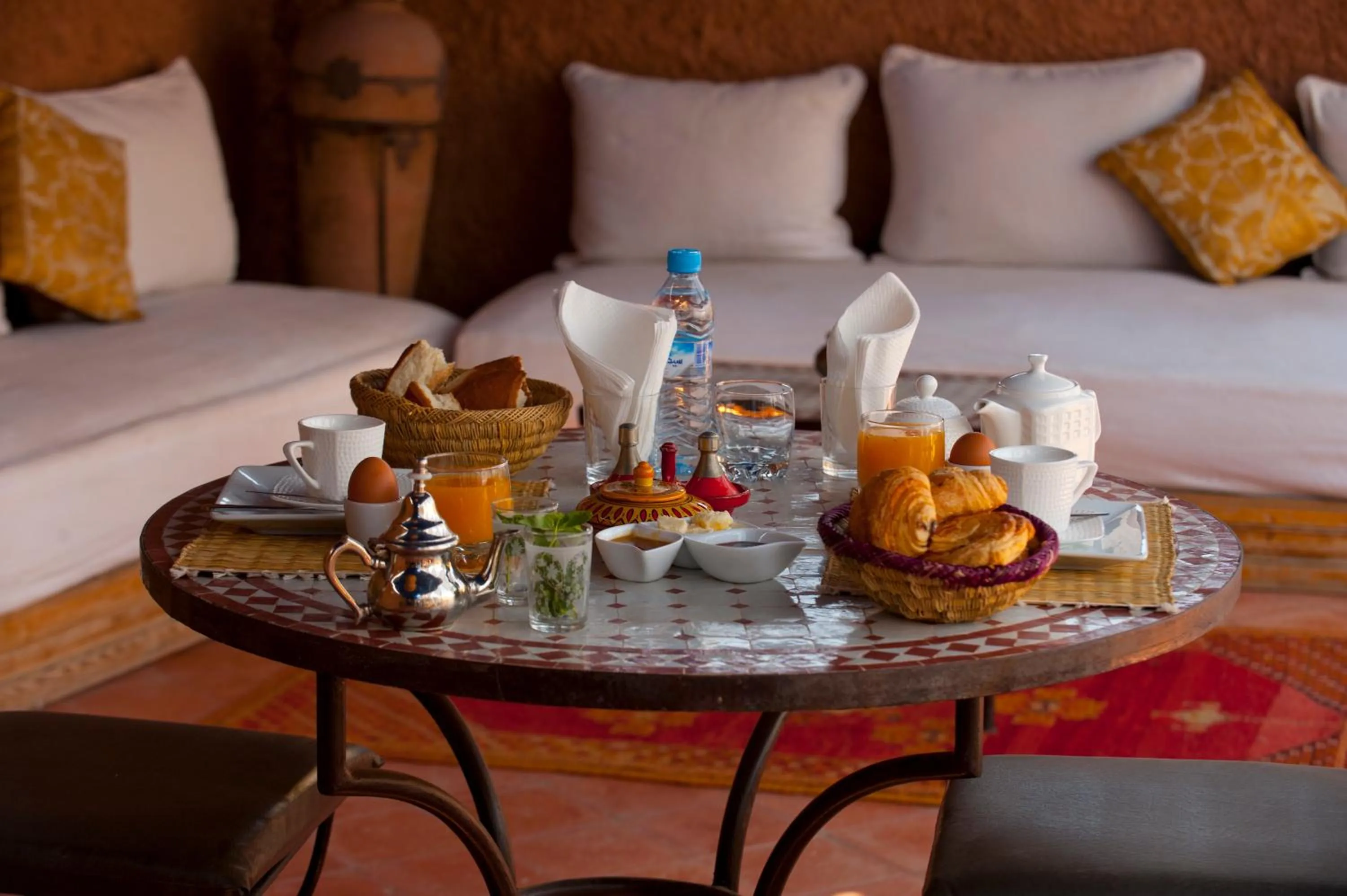 Restaurant/places to eat, Bed in Riad Azalia