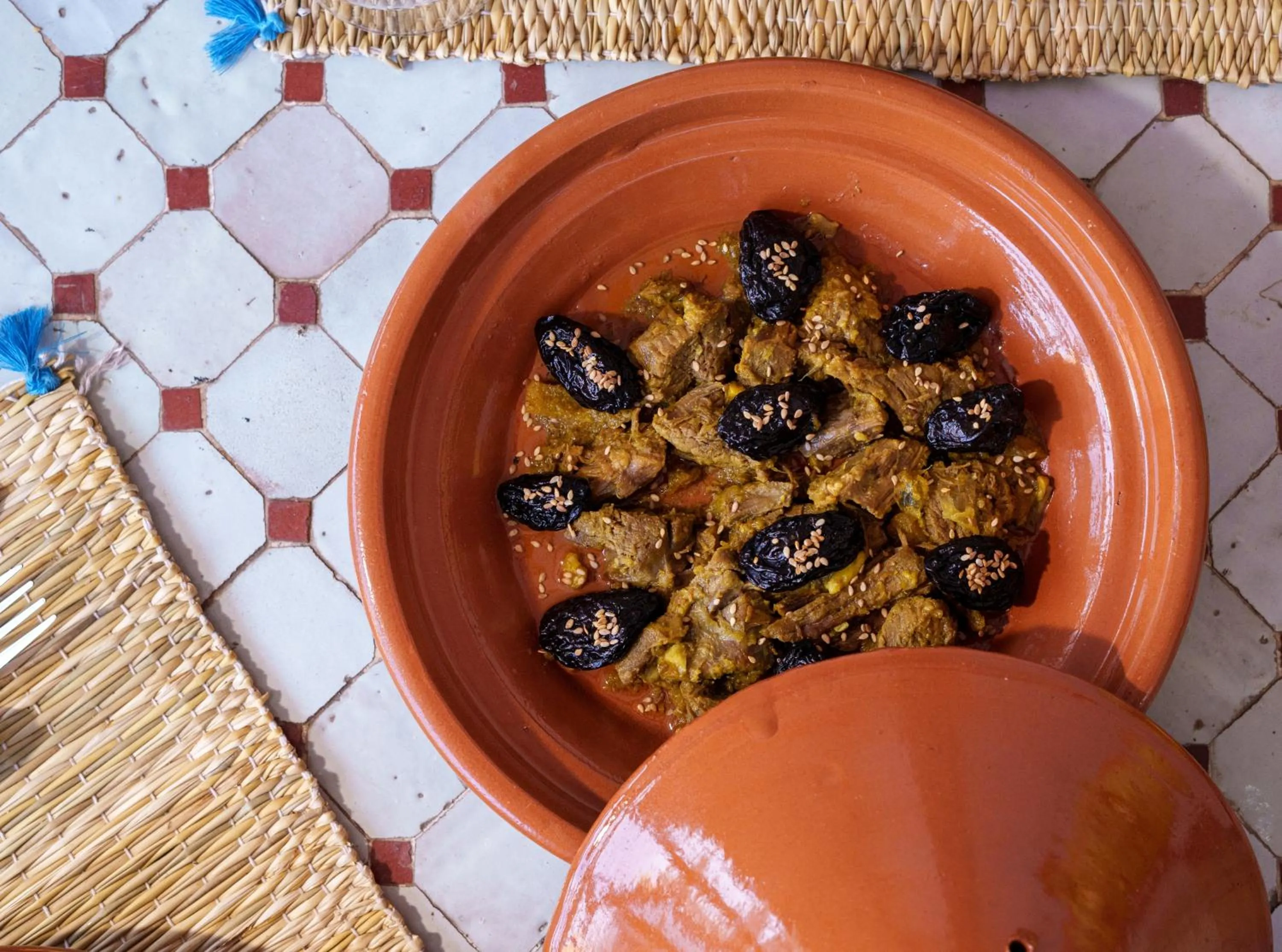 Restaurant/places to eat in Riad Azalia