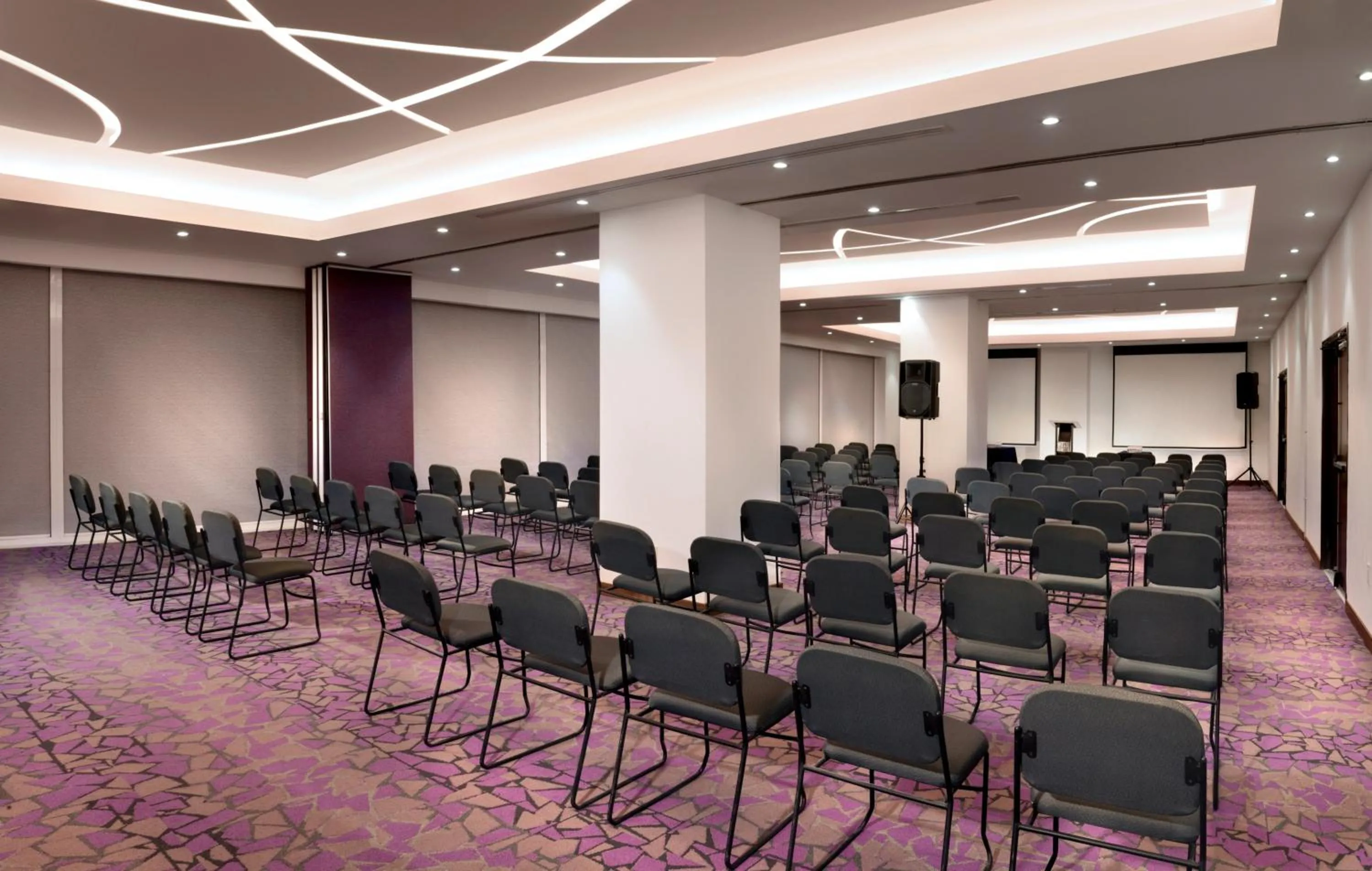 Meeting/conference room in HS HOTSSON Smart León Centro Max