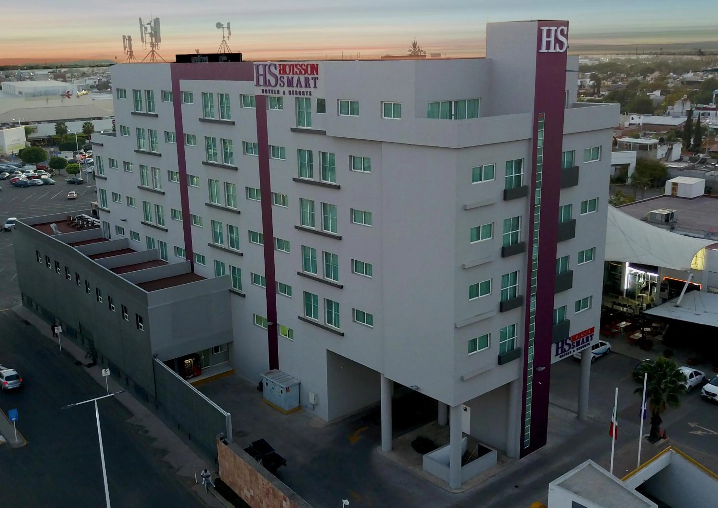 Facade/entrance in HS HOTSSON Smart León Centro Max