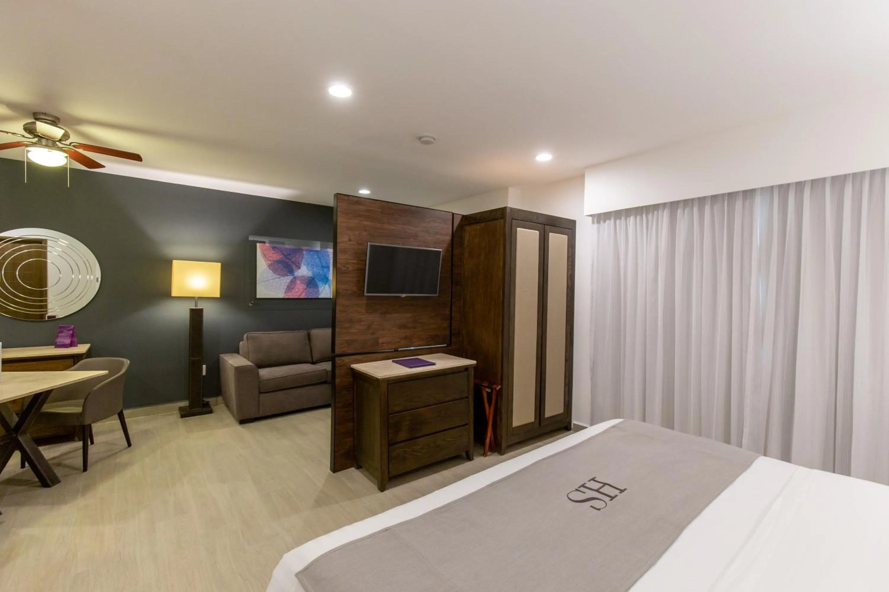 Bathroom, Bed in HS HOTSSON Smart León Centro Max